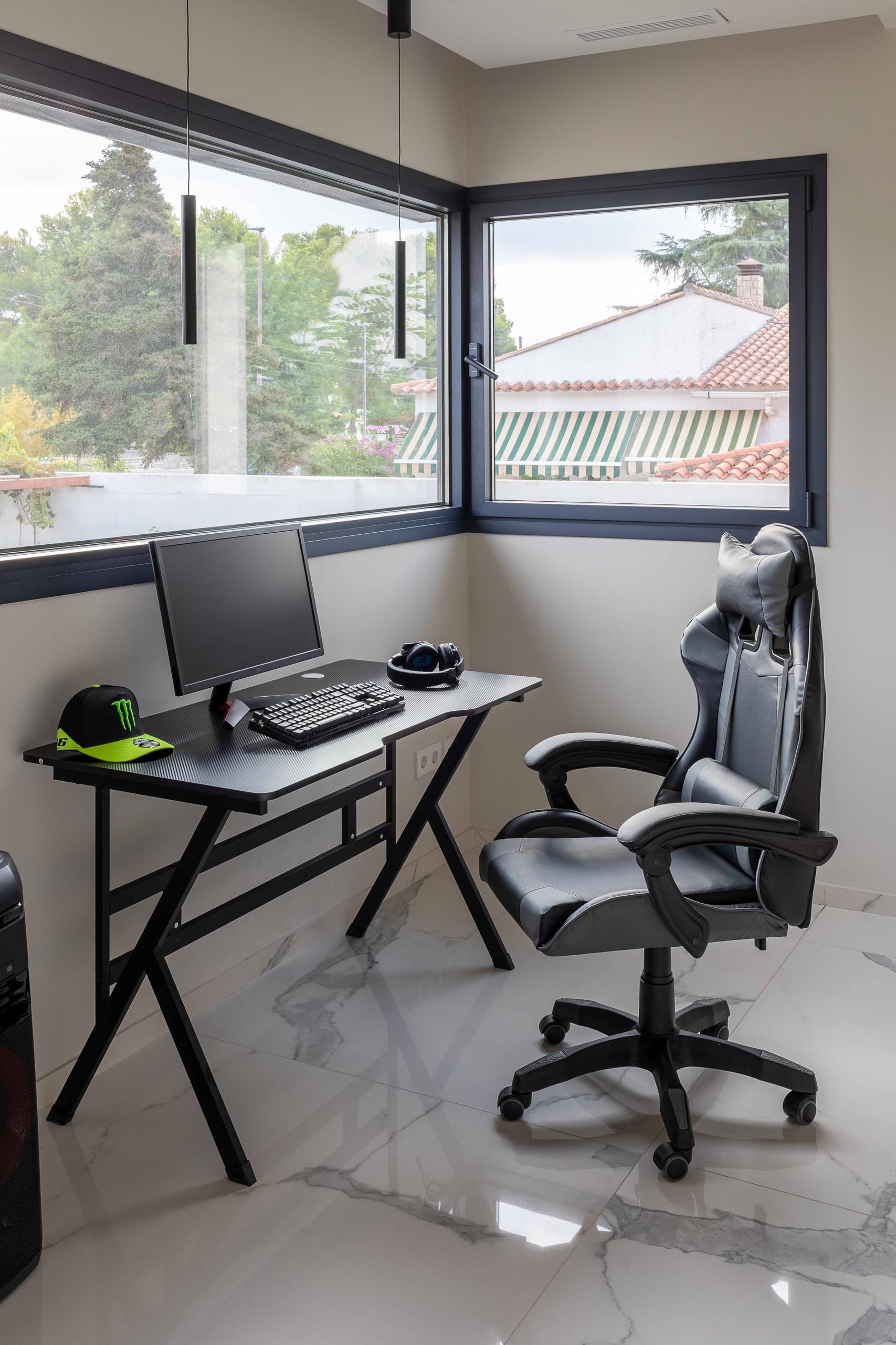 DUPI Mesa Gaming Ergonomica | Tablero Simulación Fibra de Carbono | Estructura ZZ | Soporta Monitores 40" | Carga 60kg (Sin LED)