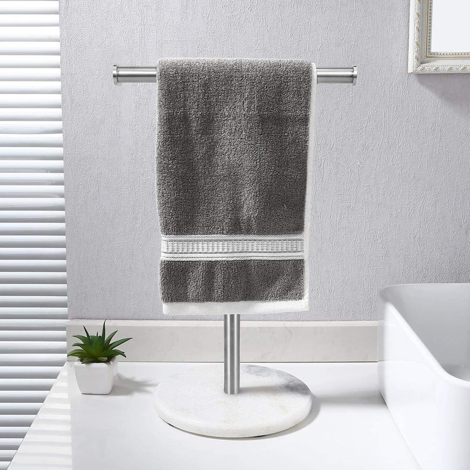INOOMP Toallero de Sobremesa de Acero Inoxidable de 31.5 CM, Soporte para Toallas Base Antideslizante para Baño, Cocina y Dormitorio, Diseño Vertical para Ahorro de Espacio