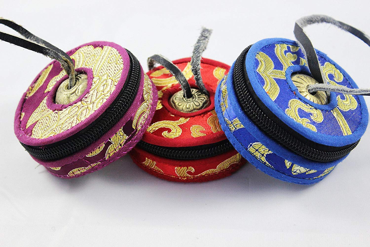 Campana de meditación tibetana Tingsha de 6,6 cm, 8 símbolos auspiciosos bellamente grabados en las superficies, afinada y fabricada a mano en Nepal