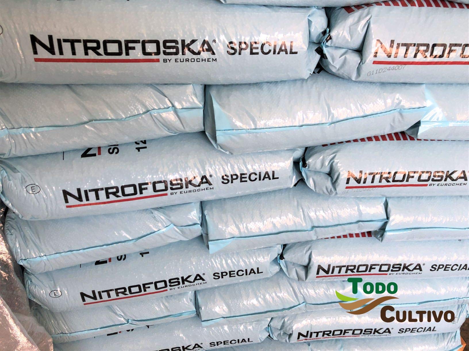 Nitrofoska Special. Abono granulado con microelementos para viña, parrales y Huerta 12-12-17 (2) MG. Saco de 25 kg. con magnesio, azufre y Boro, nutrientes Esenciales para la Vid.