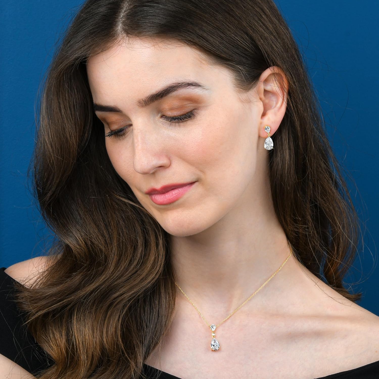 Diamond Treats 925 Sterling Silver Teardrop Necklace for Women with White, Pink, Green, Blue or Red Cubic Zirconia Stones, Elegant Silver, Gold or Rose Gold Pear Drop Pendant Necklace for Women - Image 4