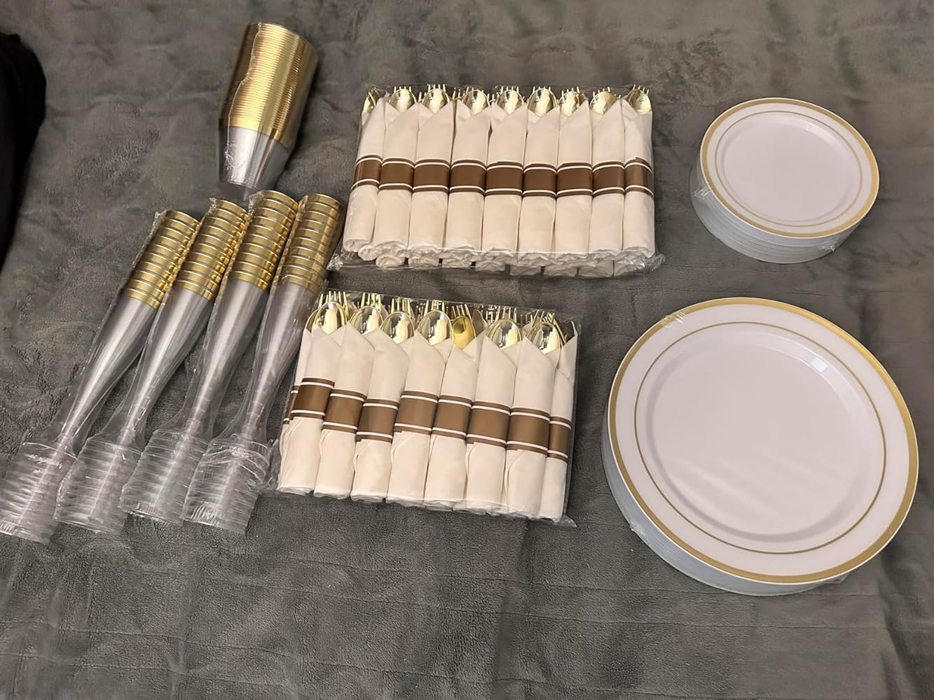 Goodluck Disposable Silver Plastic Dinnerware Set for Christmas, Wedding, Includes Dinner Plates, Dessert Plates,  Napkins with Silverware, Cups, Champagne Glasses