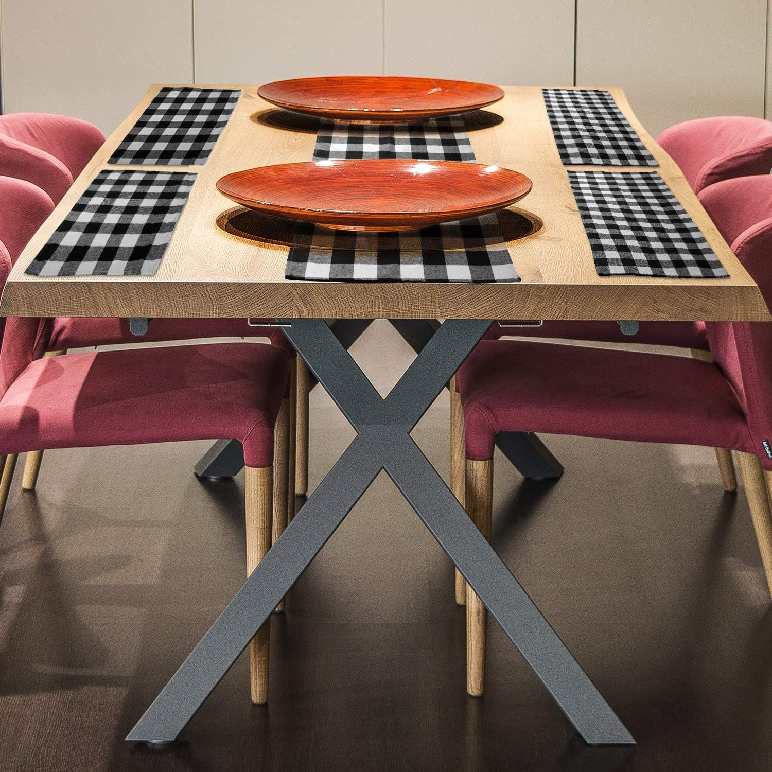 Crаzу Clеаrаnсе Christmas Plaid Table Runner Table Linens and 6 Pieces Gingham Table Placemats for Holiday Gatherings Dinner Parties Christmas Table Decorations (White and Black)
