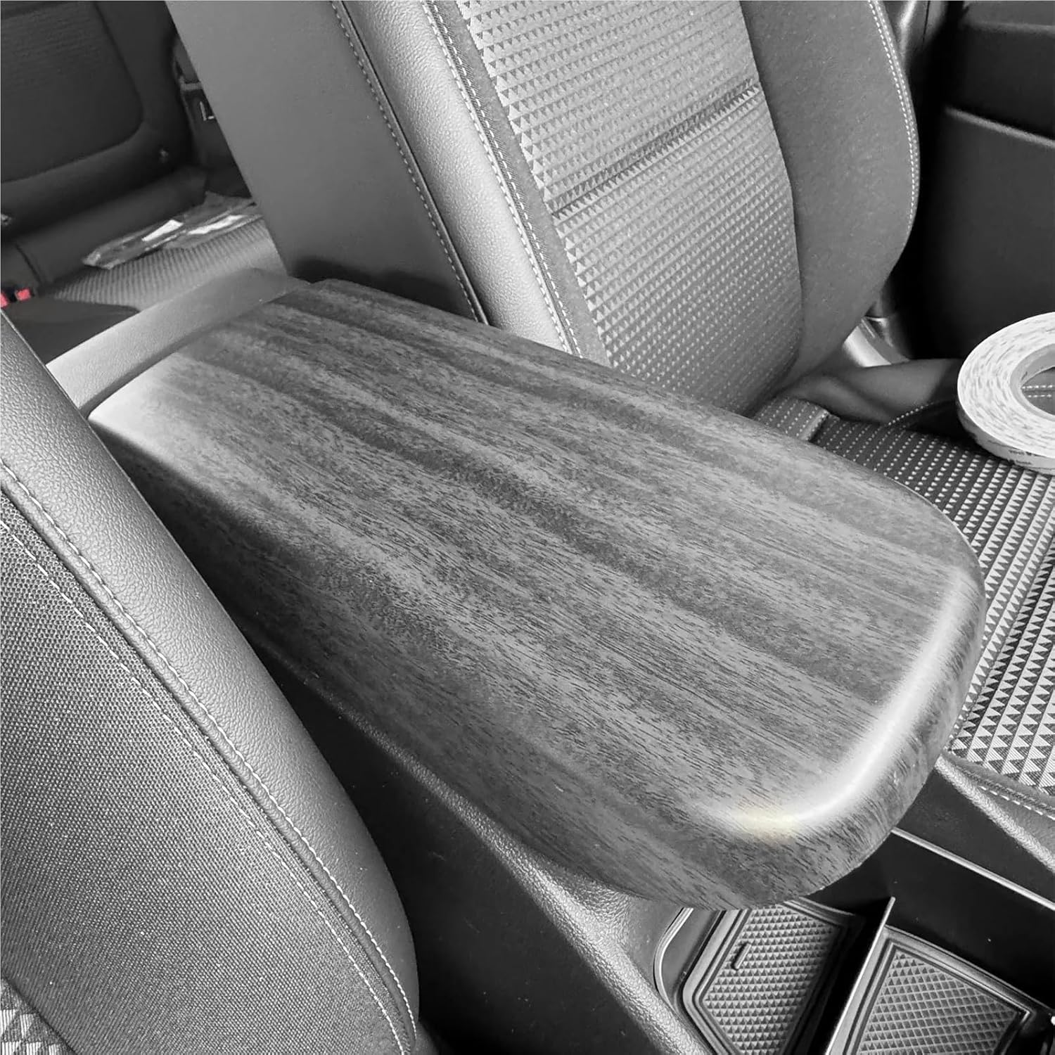 ABS Central Console Armrest Box Pad Trim Arm rest Lid Decorative Cover Cap Compatible With Chevrolet Trax 2024 Interior Replacement(Carbon look)