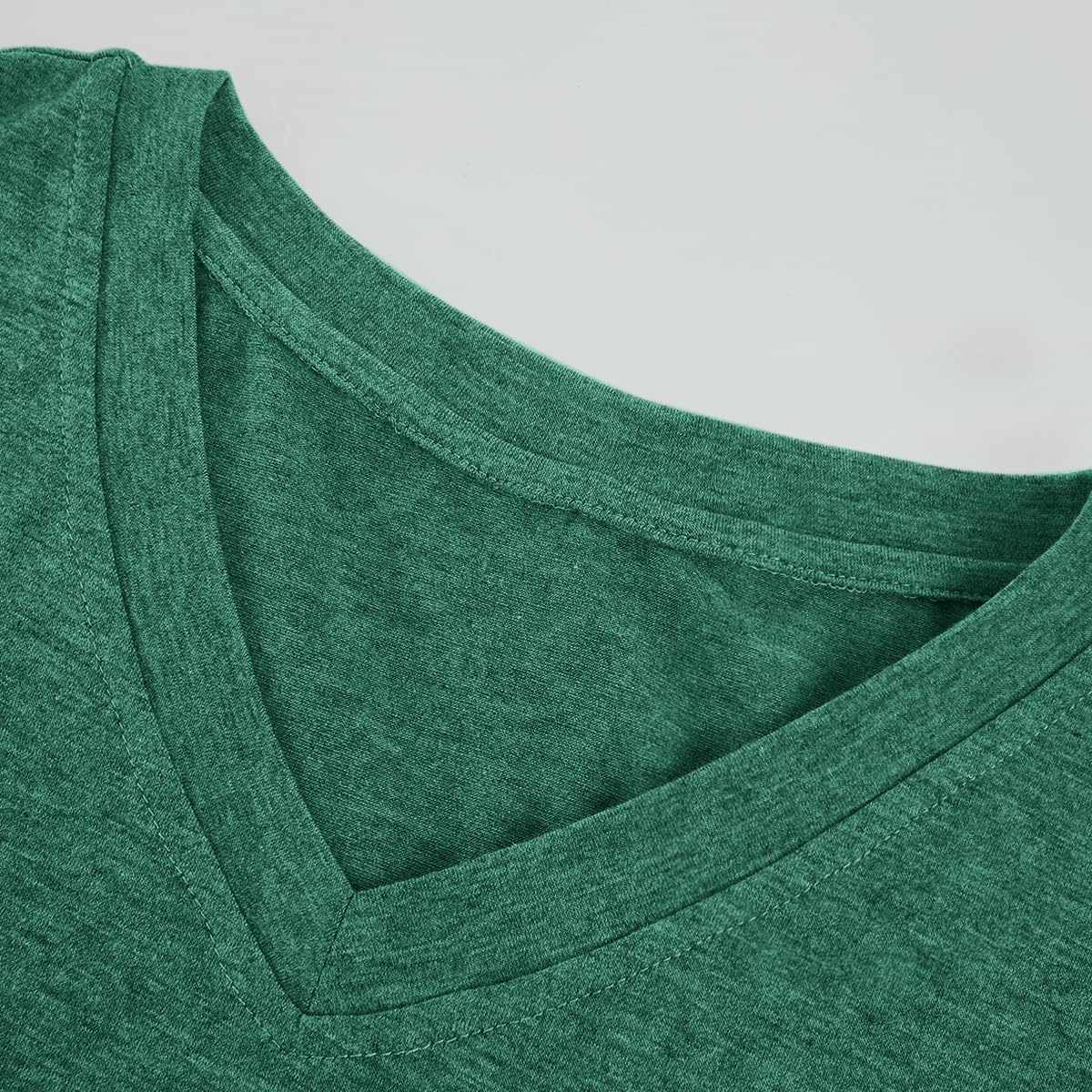 Wihion Mens Short Sleeve Pocket T-Shirts Casual Summer Cotton V Neck Tee Tops - Image 3