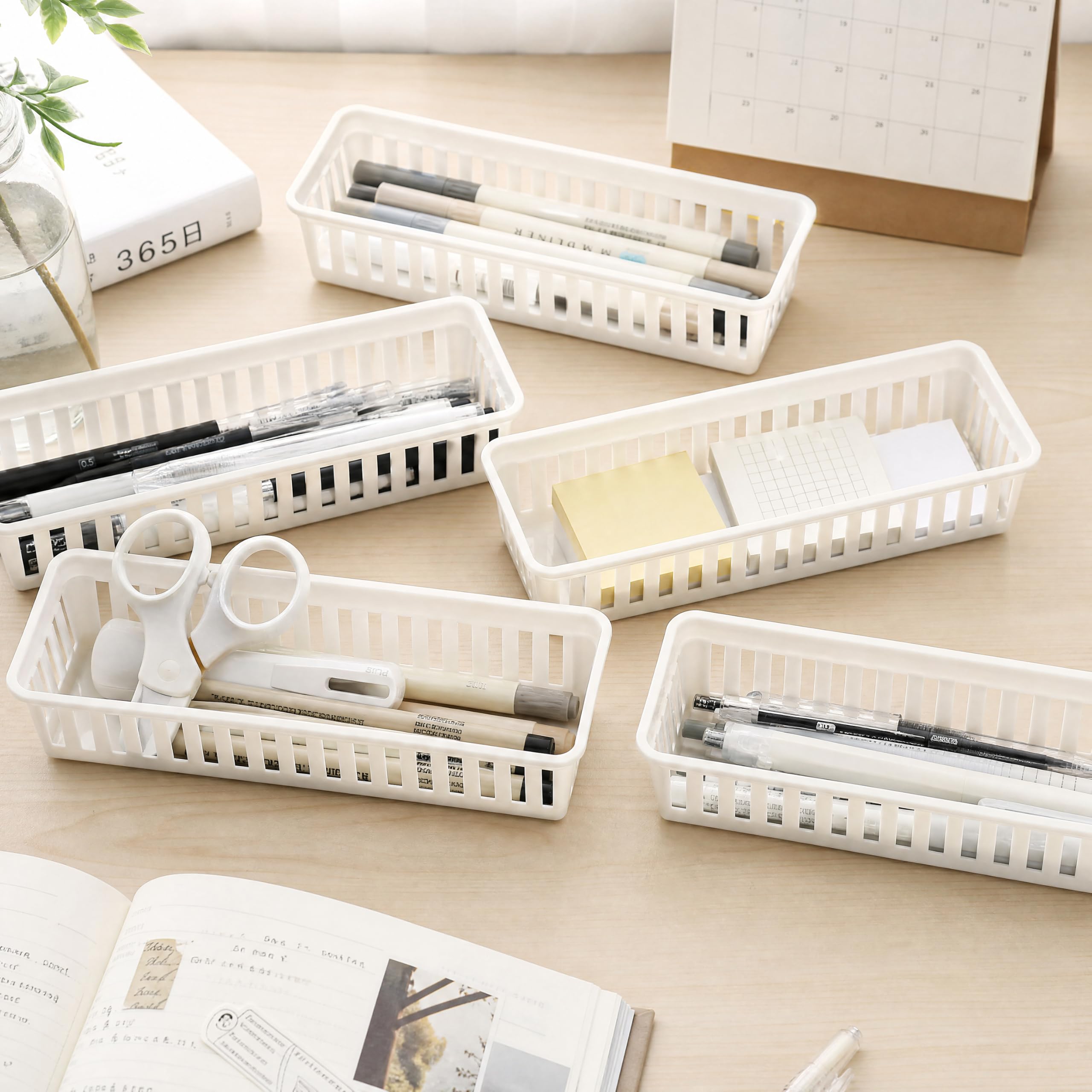 FC-ShelfBaskets-T12-PensilTrays-CFX-White