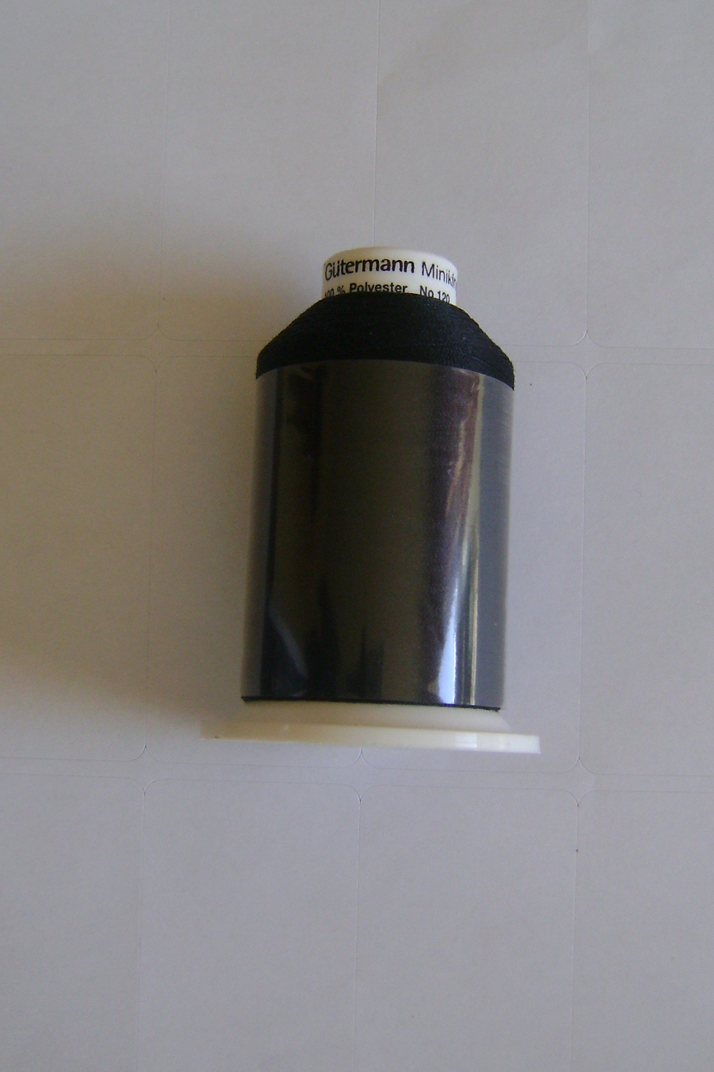 Gutermann Miniking Thread, Polyester, Black, 5.5 x 1.1 x 4 cm - Image 2