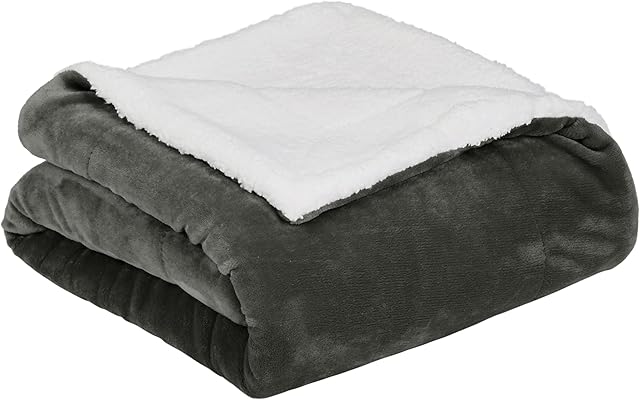 Amazon Basics Micromink Sherpa Blanket- 220 x 240 cm, Charcoal