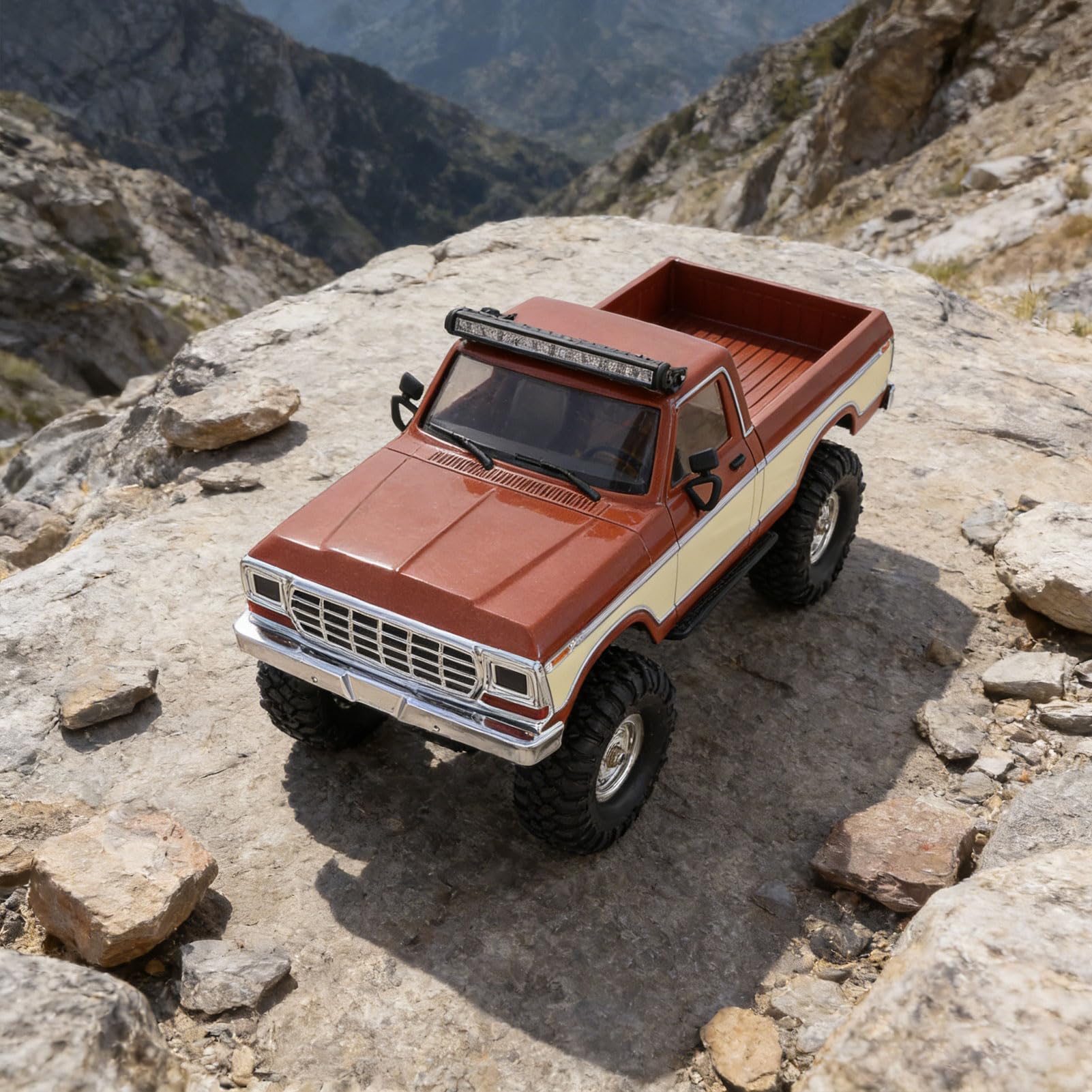 Dilwe Camión RC 1/16, Camioneta RC de Alta Velocidad 2.4G, Juguete de Camioneta de Carreras de Coches Todoterreno con Control Remoto con Luz para Niños (Brown)