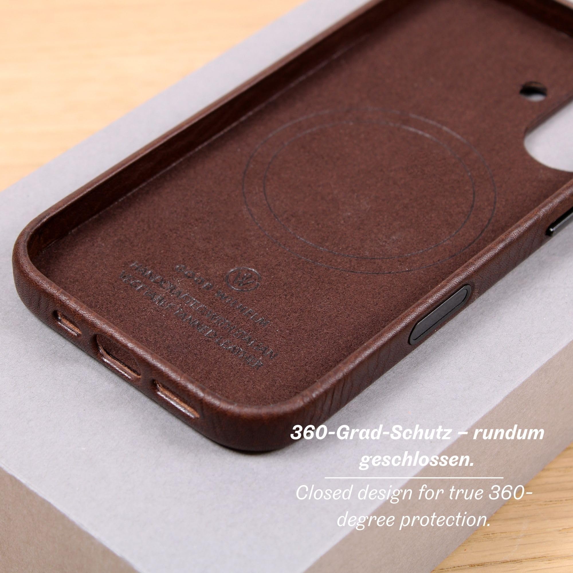 Lederhülle für iPhone 17 – Handmade Premium Case aus pflanzlich gegerbtem Echtleder, extra dünn, 360° Schutz, magnetisches Laden (Qi), (Chocolate, iPhone 17)