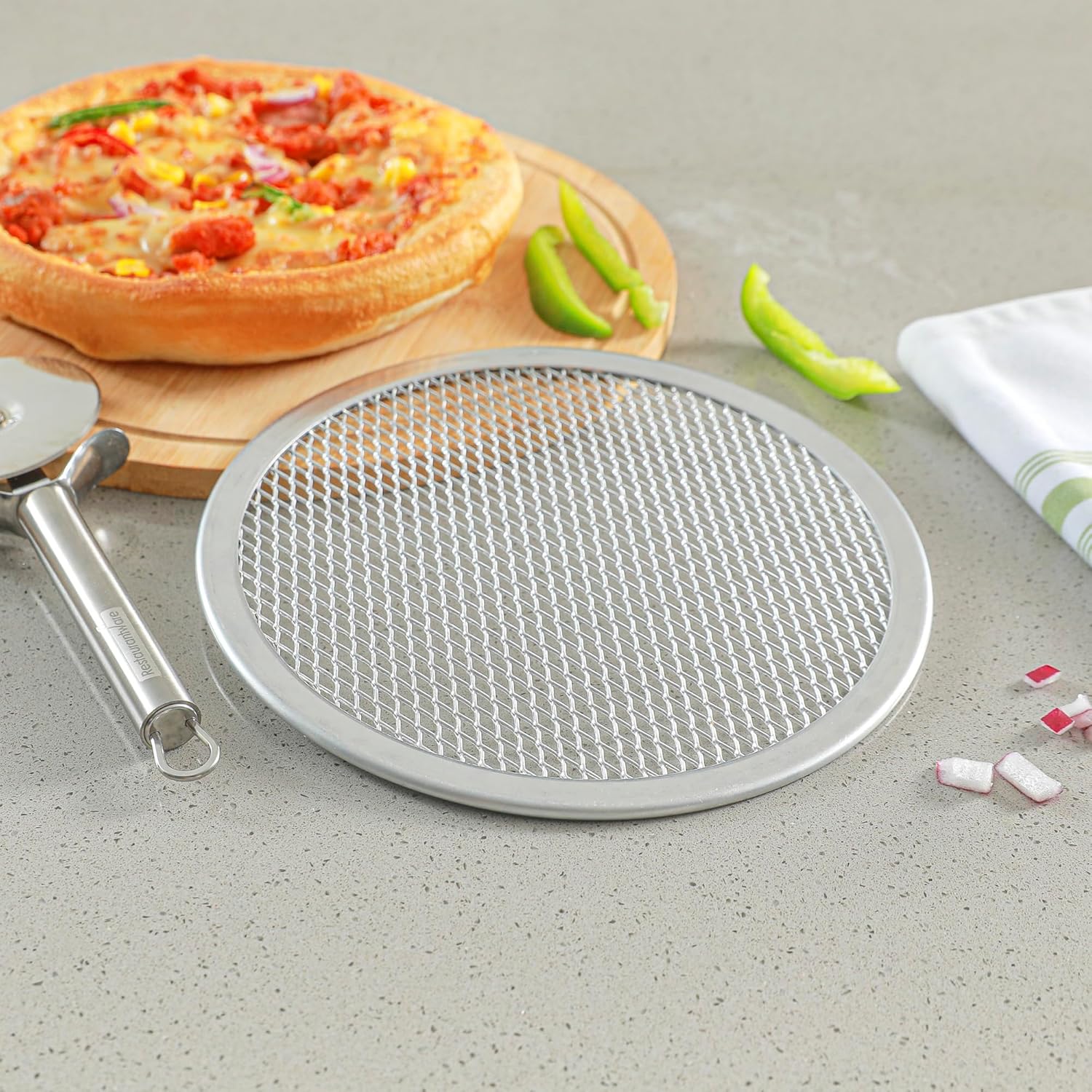 Restaurantware 8 Inch Aluminum Pizza Screen Pack of 144 Mesh Baking Tool For Crispy Crust, Lightweight Stackable Seamless Rim Rust-Resistant Baking Screen, Reusable for Pizzerias, Home Oven Use