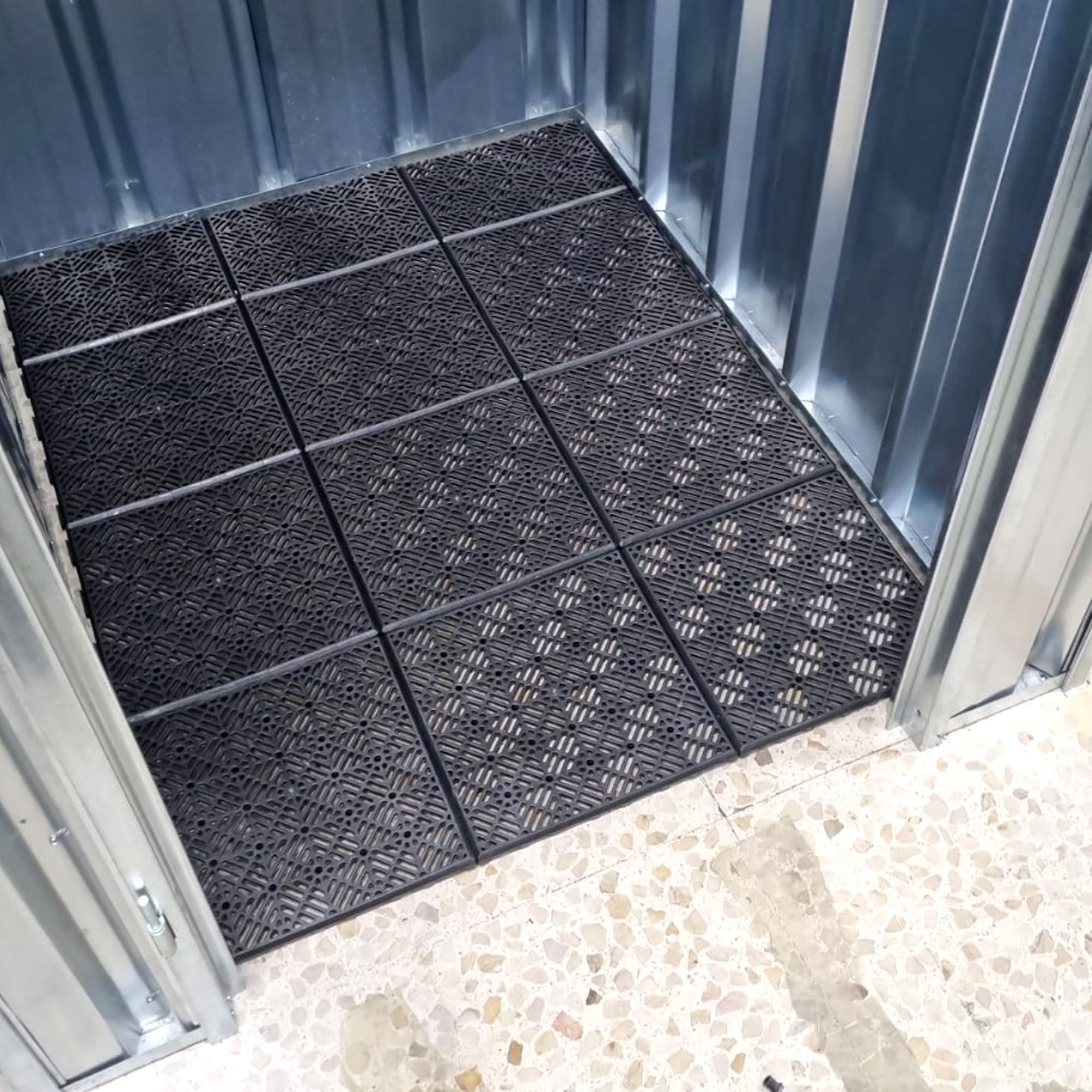 Pack de 12 Dalles Anti-humidité Anthracite ≈1m² Camping Vestiaires Piscines