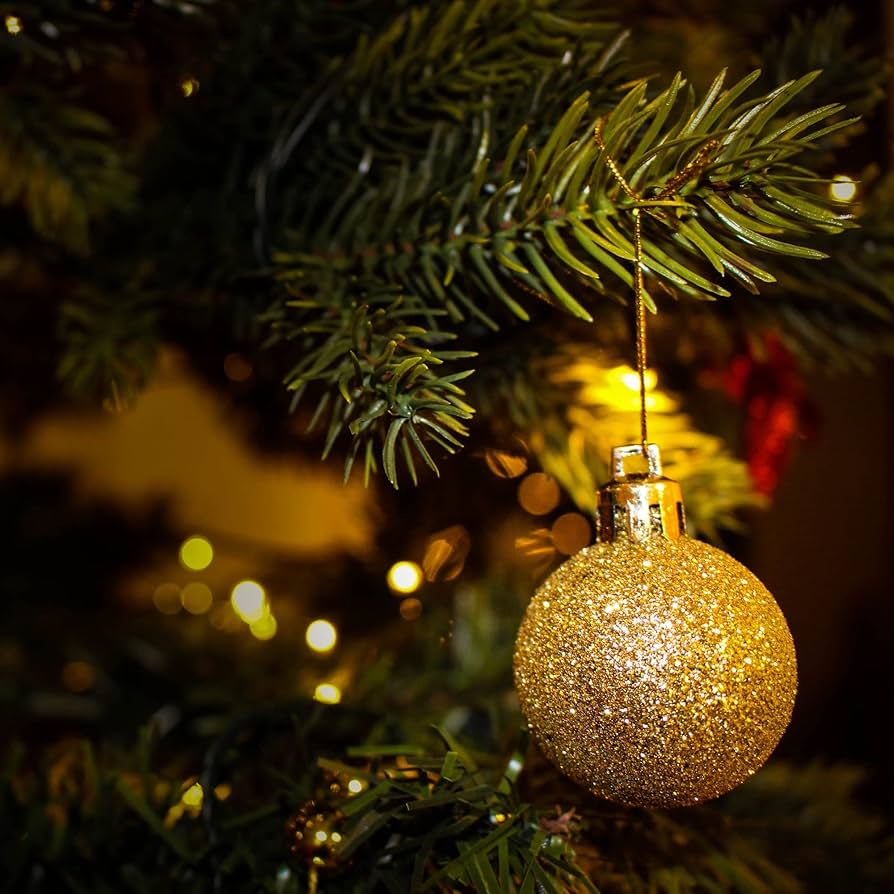 Christmas tree with gold balls Clearance