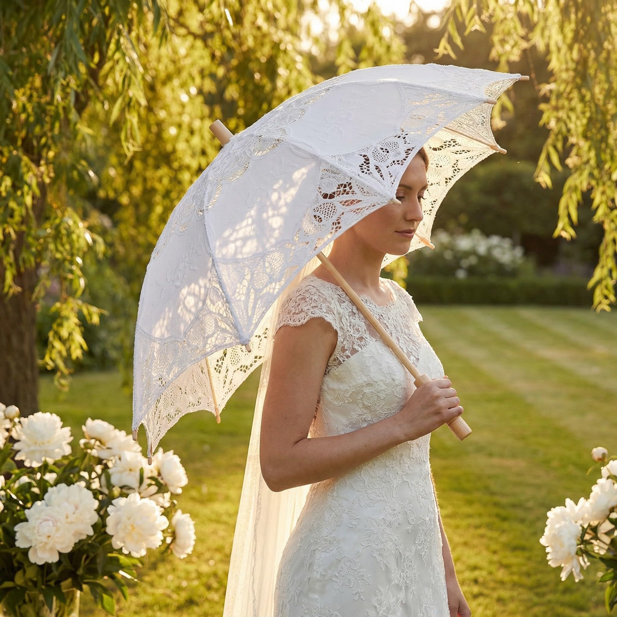 Housoutil Eleganter Komfortabel Weißer Spitze aus Hochzeitsspitzenschirm Holzgriff 4 Stück Fotorequisite und Damen für Hochzeiten und Fotoshootings
