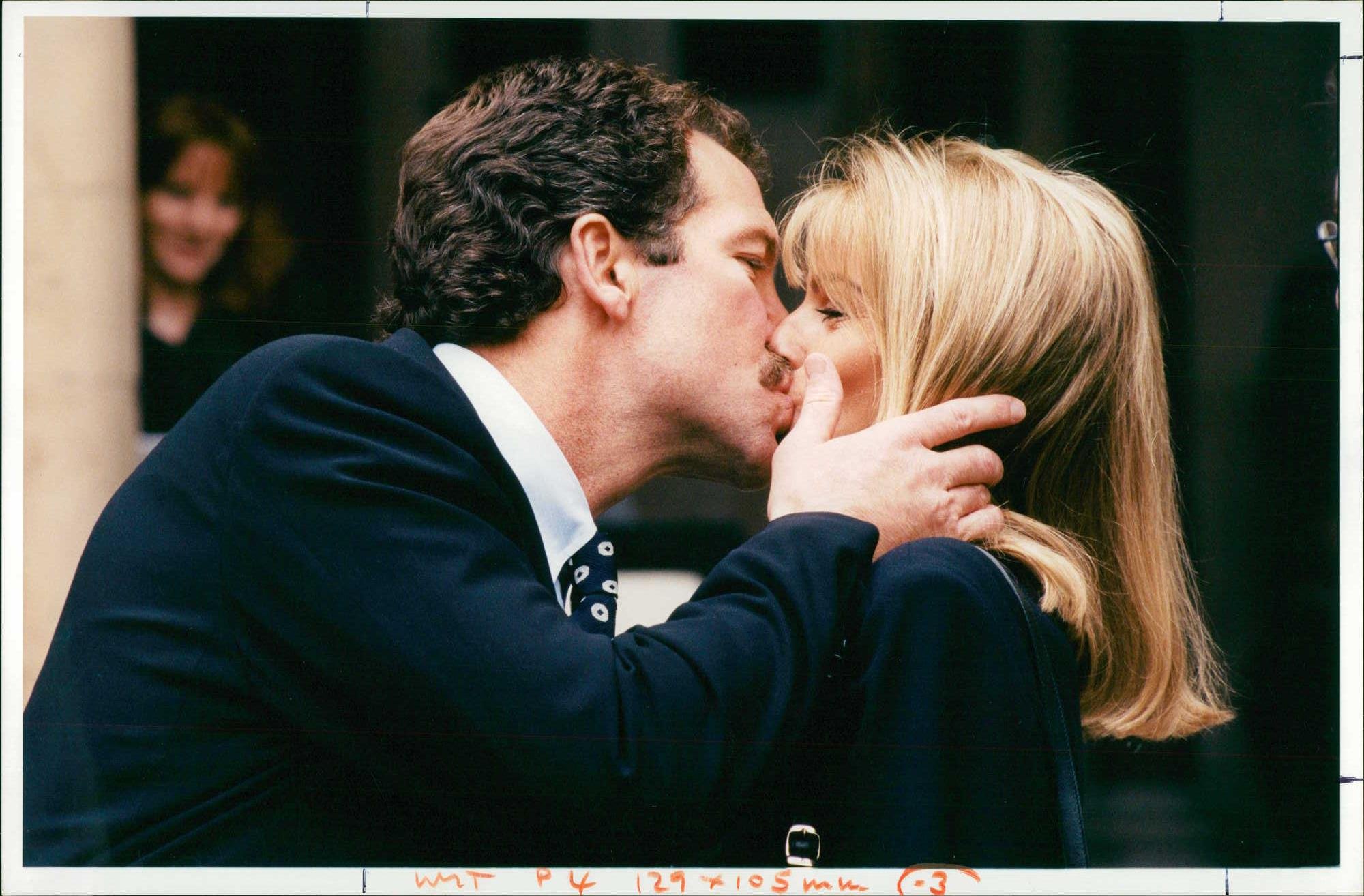 Amazon.com: Vintage photo of Graeme Souness and wife karen. : לבית ולמטבח