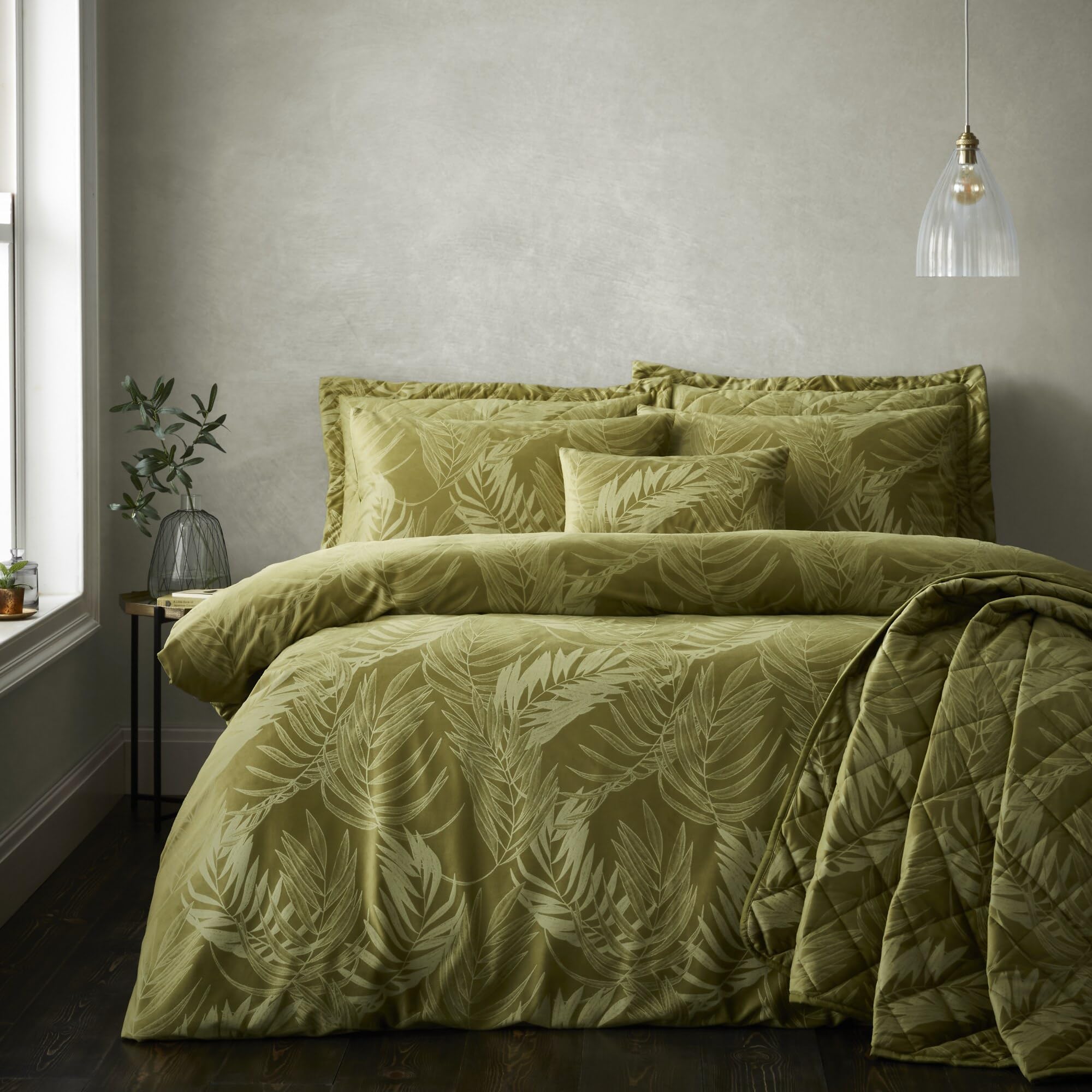 Portfolio Home Woburn Botanical Leaf Olive Super King Soft Easy Care Duvet Cover Set with Pillow Cases - 3 Piece Bed Linen Set