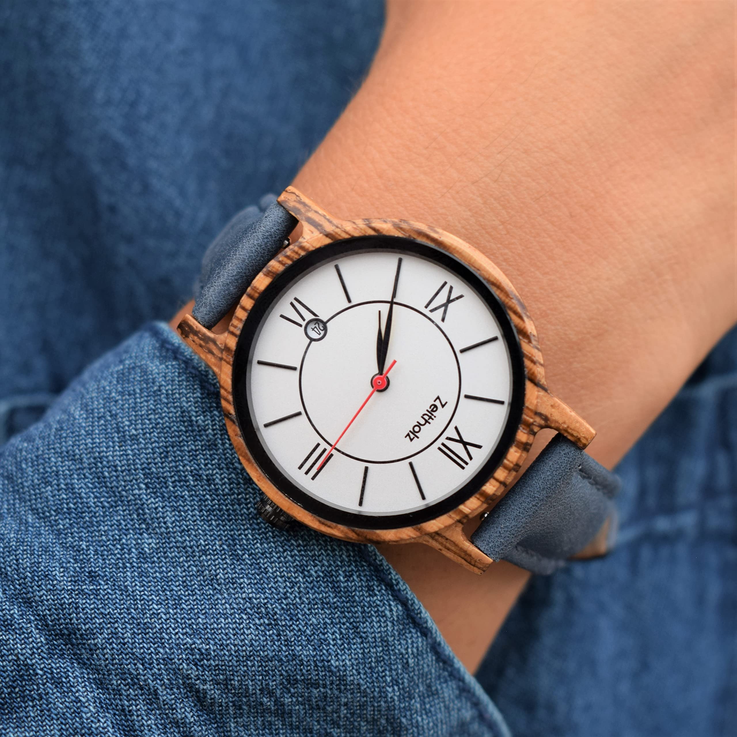 Orologio in legno per donna, orologio analogico collezione Rosenbach 36mm, in legno naturale con movimento al quarzo giapponese e calendario mensile.