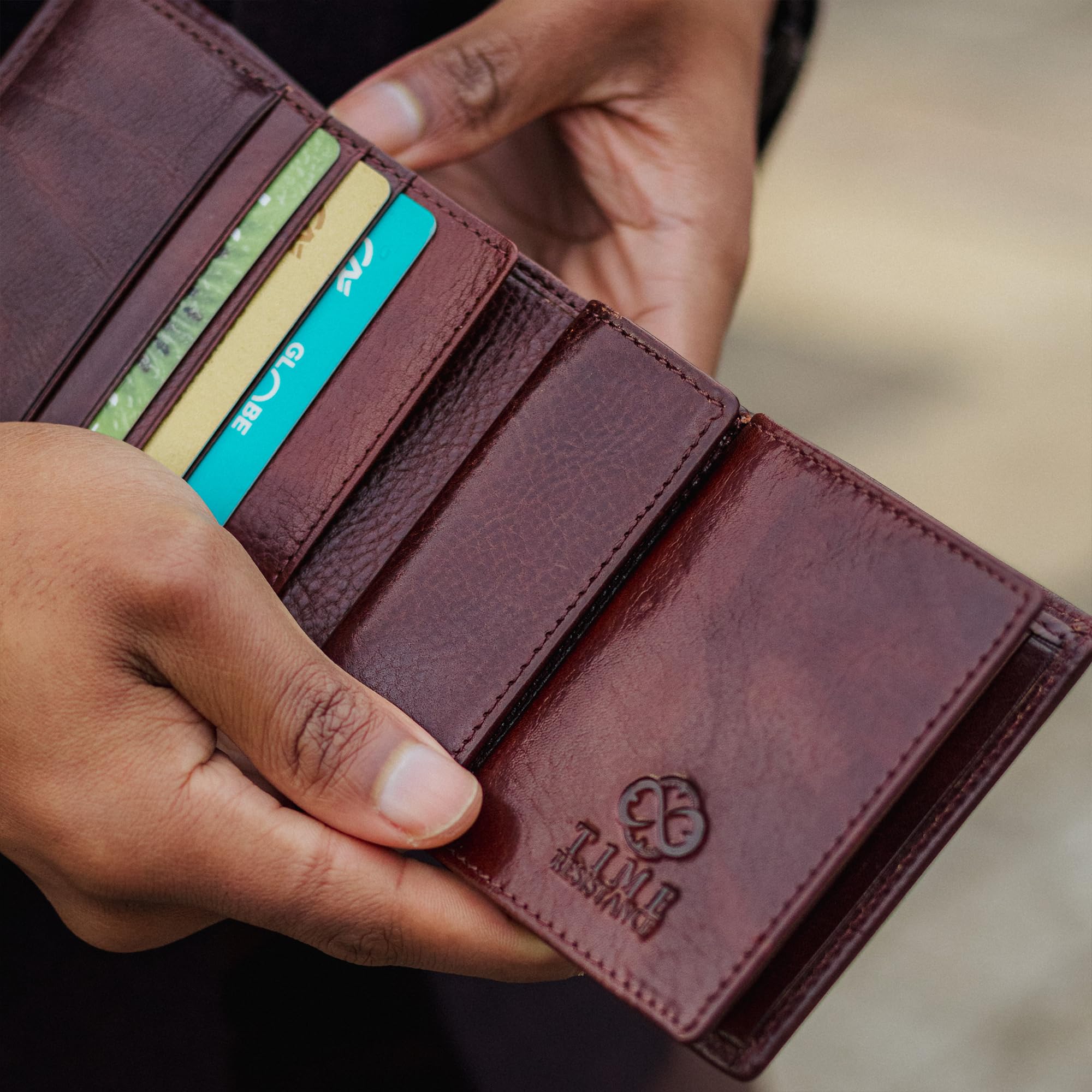 Time Resistance Herren-Geldbörse aus Leder – minimalistisches Geldbörsen-Design mit Kreditkartenhalter, magnetischem Münzhalter und Bargeldfächern