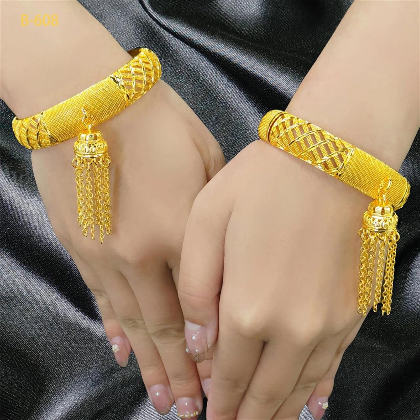YDYDTTKD Bracciale Rigido Color Oro con Ciondolo Nappa per Donna in Metallo ramato Stile Bohémien a Forma di Gioielli di Lusso da Sposa