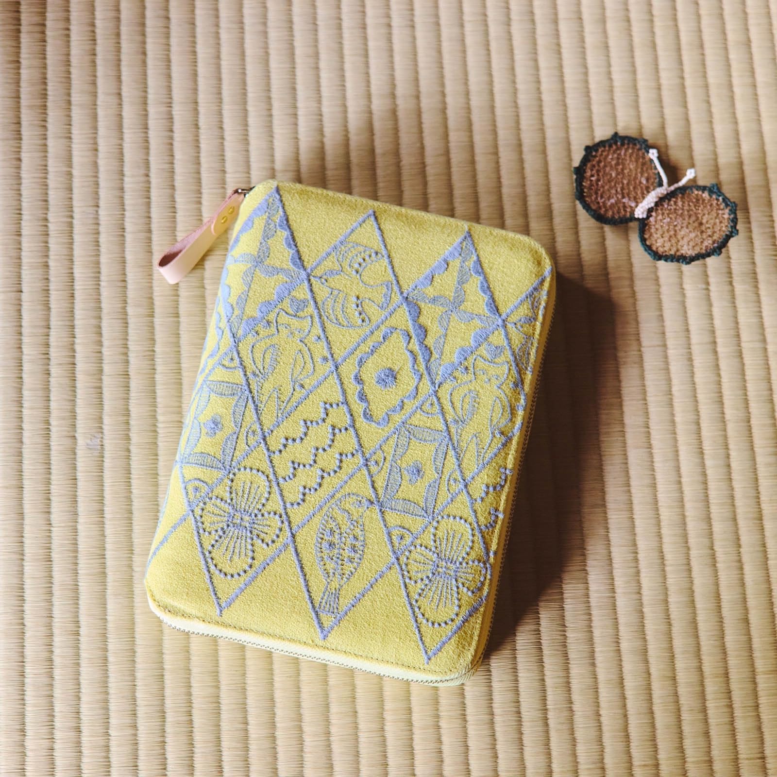 Amazon.co.jp: ほぼ日手帳 カズン(A5)手帳カバー ミナ ペルホネン  