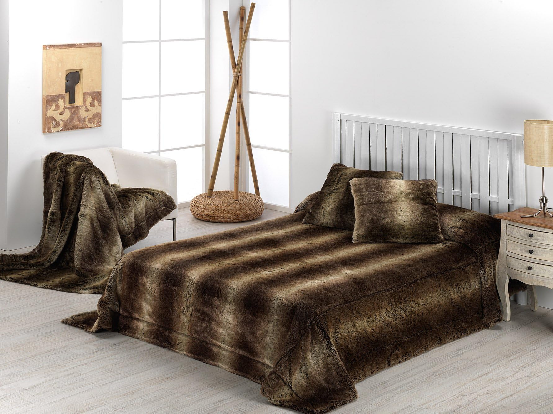Thick Warm Soft Comfortable Faux Fur Africa Blanket Throw Extra Large 260 x 240 CM - Mora Made in Spain Zaire 204 Brown (260 x 240 CM)