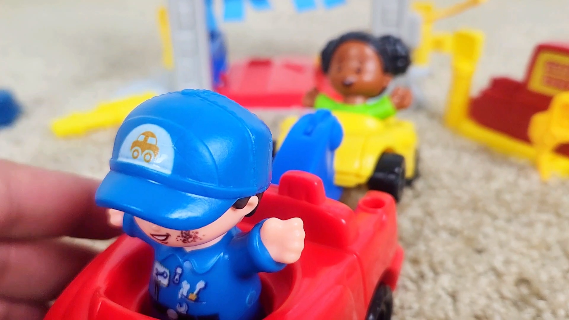 Watch FUN WAY To Play With Fisher-Price Little People Road Trip