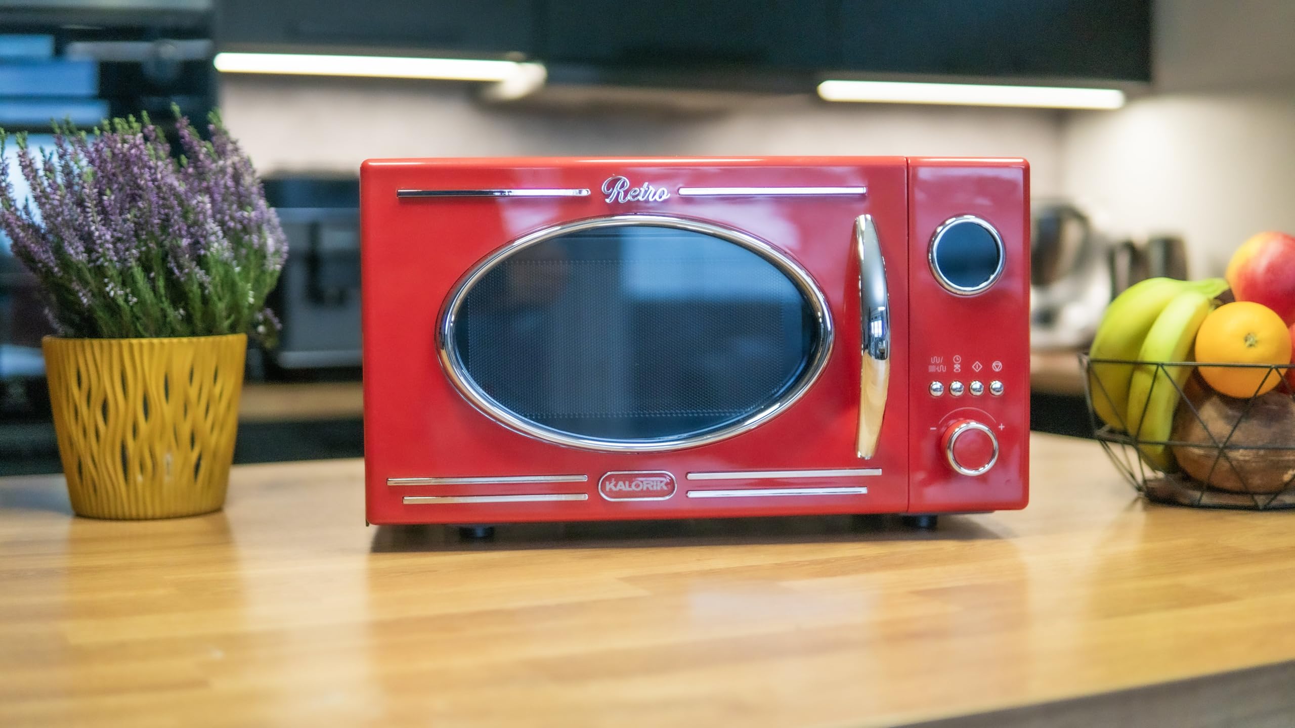Kalorik Retro Mikrowelle, Rot, Vintage-Design, mit Grillfunktion, Digitale Steuerung, MW2600DGR 1150W, 12 automatischen Kochprogrammen, Digitales LED-Display, Timer, Ø25,5cm, 49,1×38,4×28,5cm