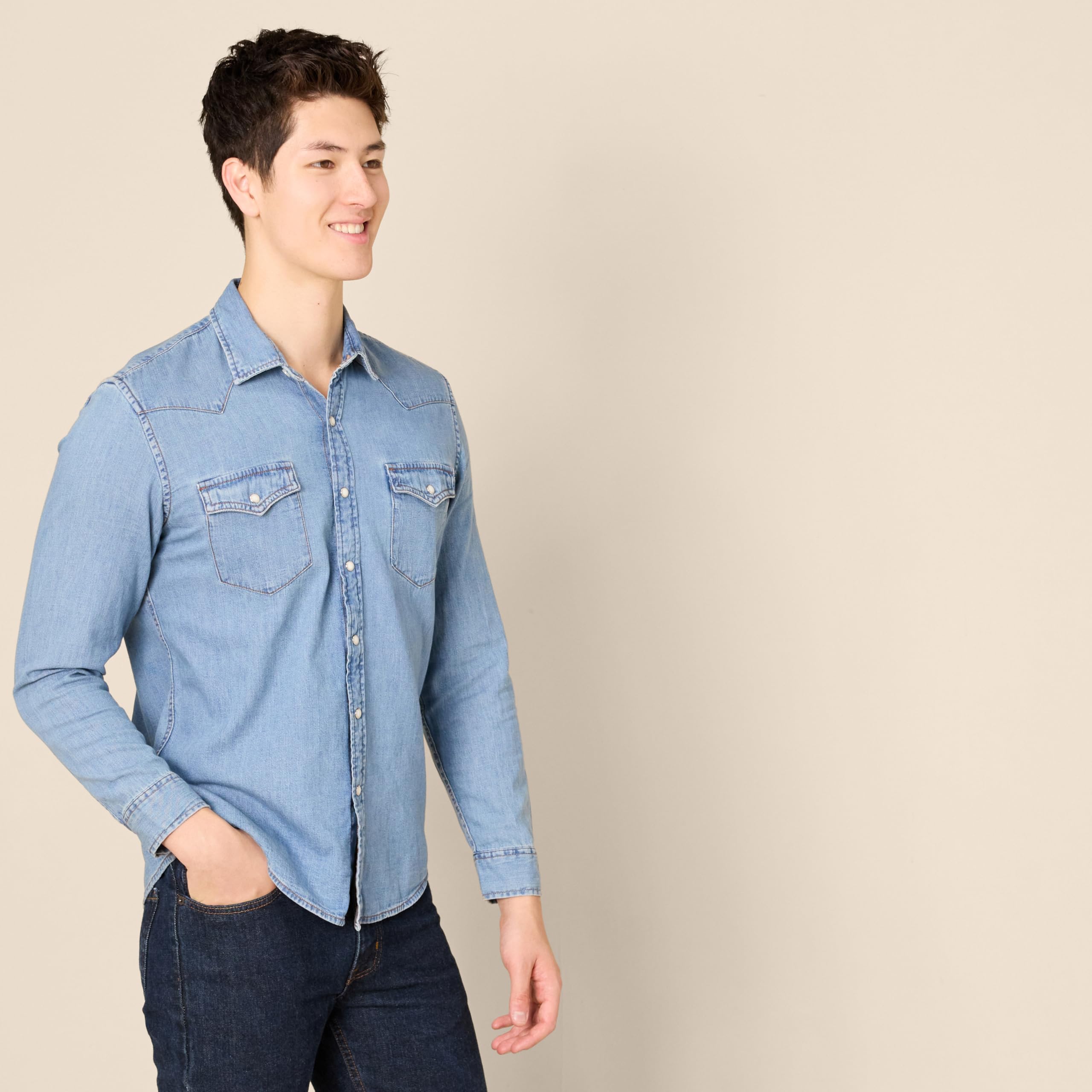 Amazon Essentials Camicia in Jeans a Maniche Lunghe vestibilità Aderente con Bottoni Automatici Uomo