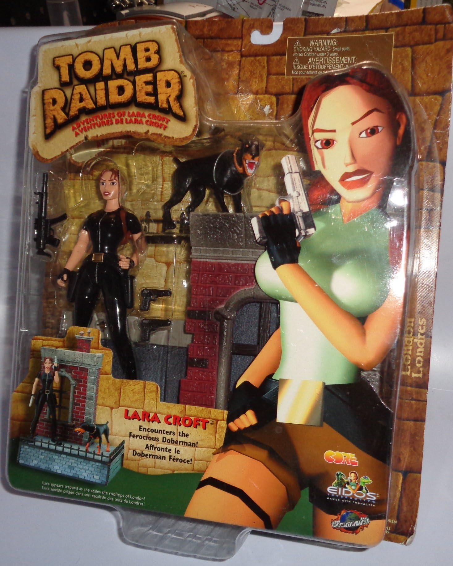 Lara Croft - Tomb Raider - Lara Croft Encounters Ferocious Doberman in London - Made by Playmates in 2000