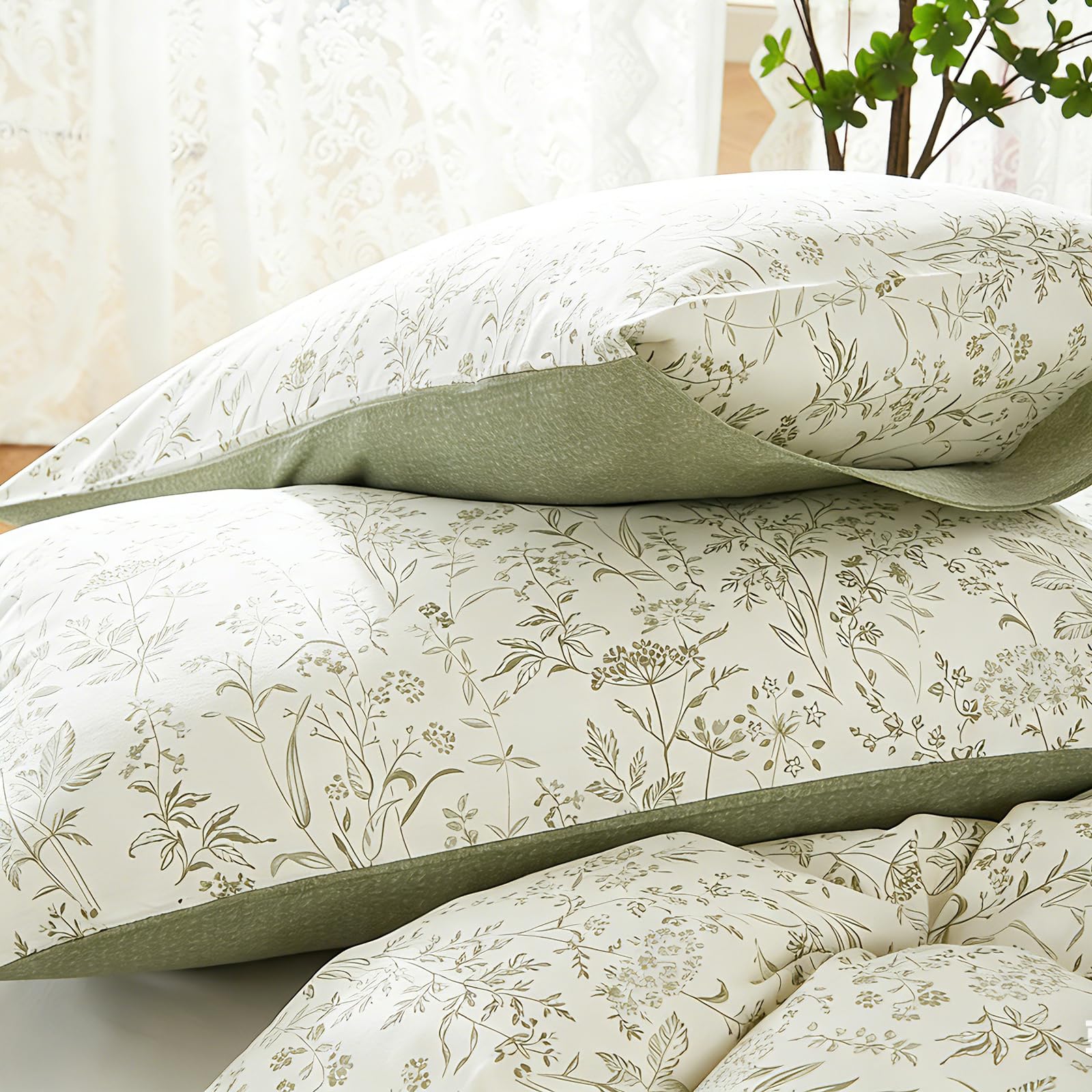 Wotcsil Floral Printed Pillow Cases 2 Pack, Cotton Pillowcases Standard Size 50x75cm Pillow Covers Flower Leaves Pattern with Envelope Closure, White Green