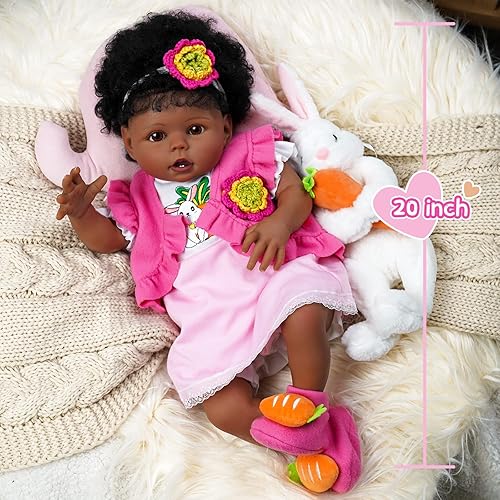 Miniatura 5 de Muñecas realistas de bebé recién nacidas afroamericanas de 20 pulgadas que se ven reales con juguetes de conejo, juego de ropa para niñas y niños a