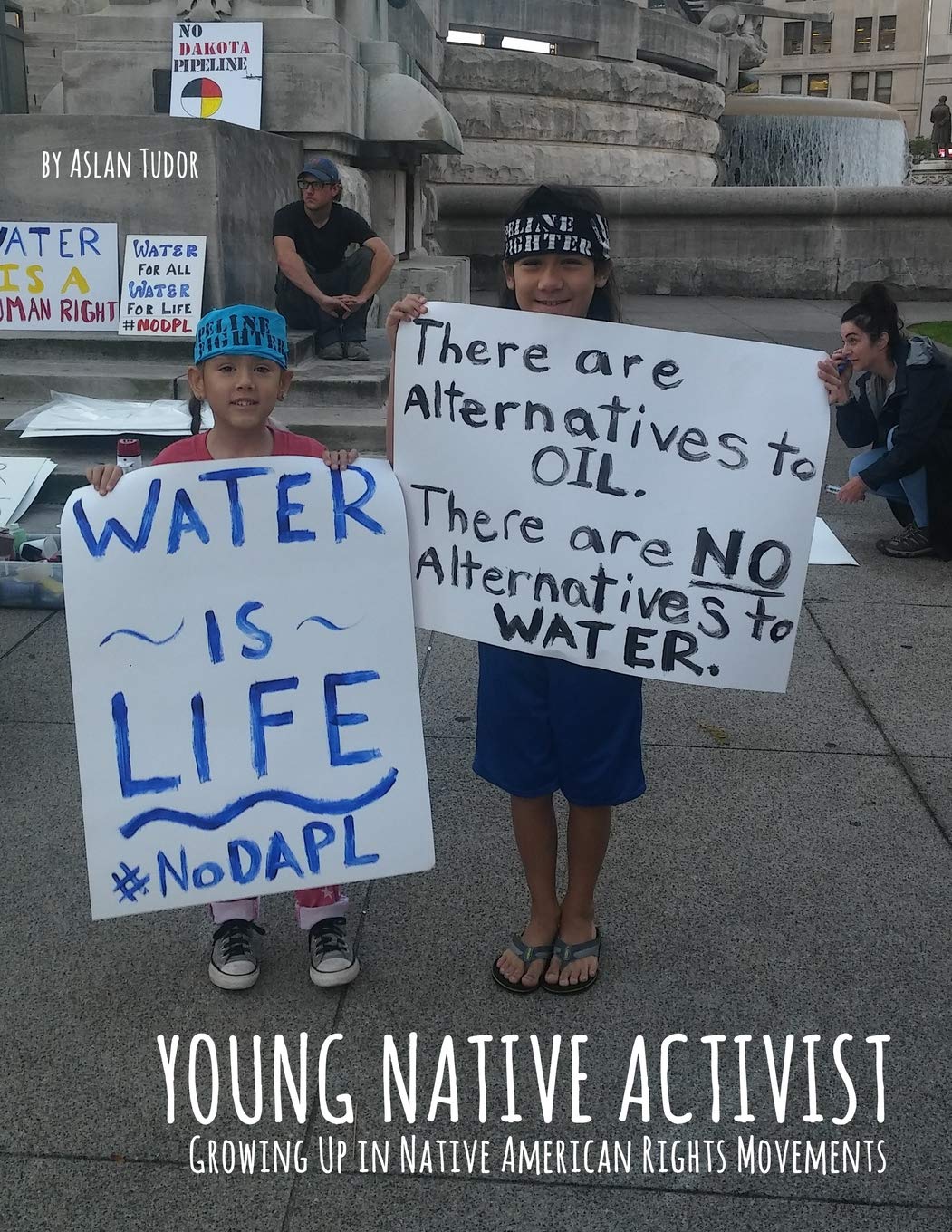 Young Native Activist: Growing Up in Native American Rights Movements (Young Native Boy Series)