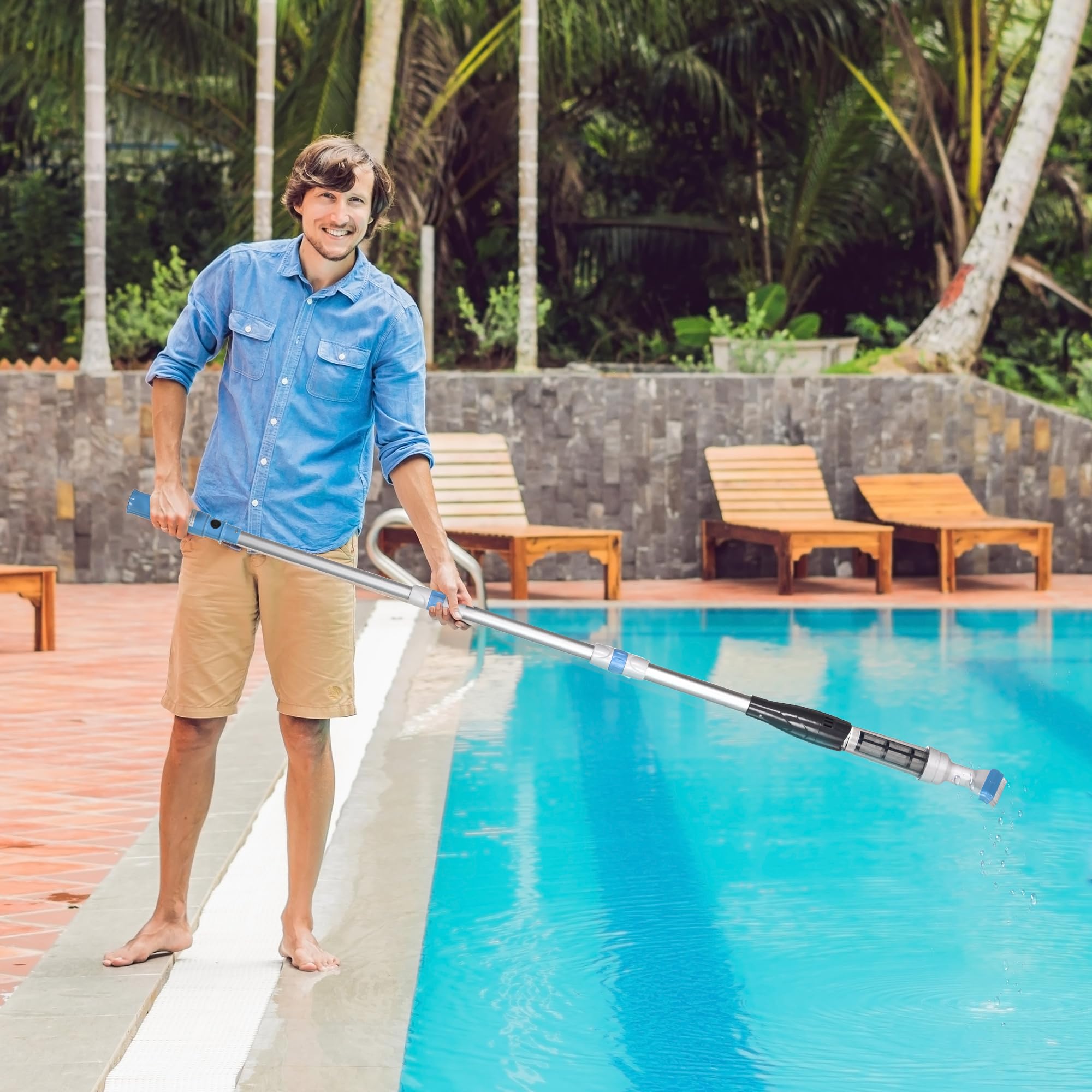Outsunny Limpiafondos Eléctrico para Piscinas de Aluminio Limpiafondos de Piscinas Manual con Poste Telescópico de 3 Secciones para Estanques Ø6x106-162 cm Azul y Blanco