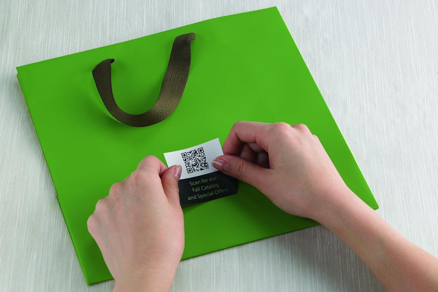 Avery Printer, Customisable Square Product/QR Code Labels, Blank White A4 Sticker Sheets, 35mm, 35 Labels per Blank A4 Sheet, L7120-25