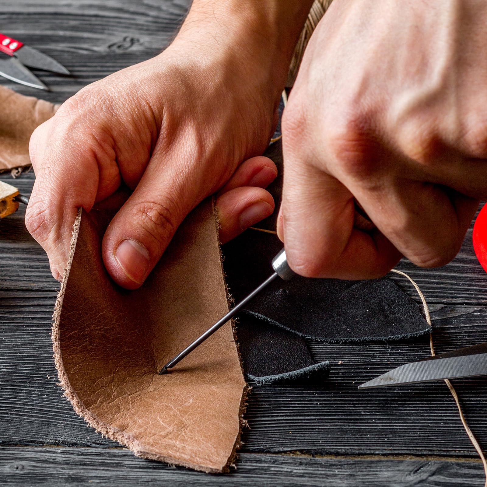 HARFINGTON Punzón de costura hecho a mano, punzón de cuero con mango de madera para rayar para alambre roto, perforación, reparación de costuras y bricolaje hecho a mano, color rojo y marrón