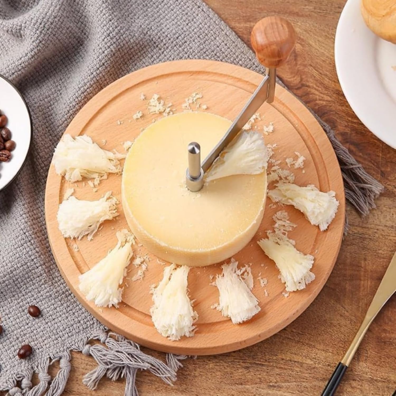 Cheese Curler Wheel, Cheese Curler Wheel with Lid, Sharp Blade Cheeses & Chocolate Shaver with Wooden Base, Suitable for Restaurants, Cafes, and Home (Round,With Lid)