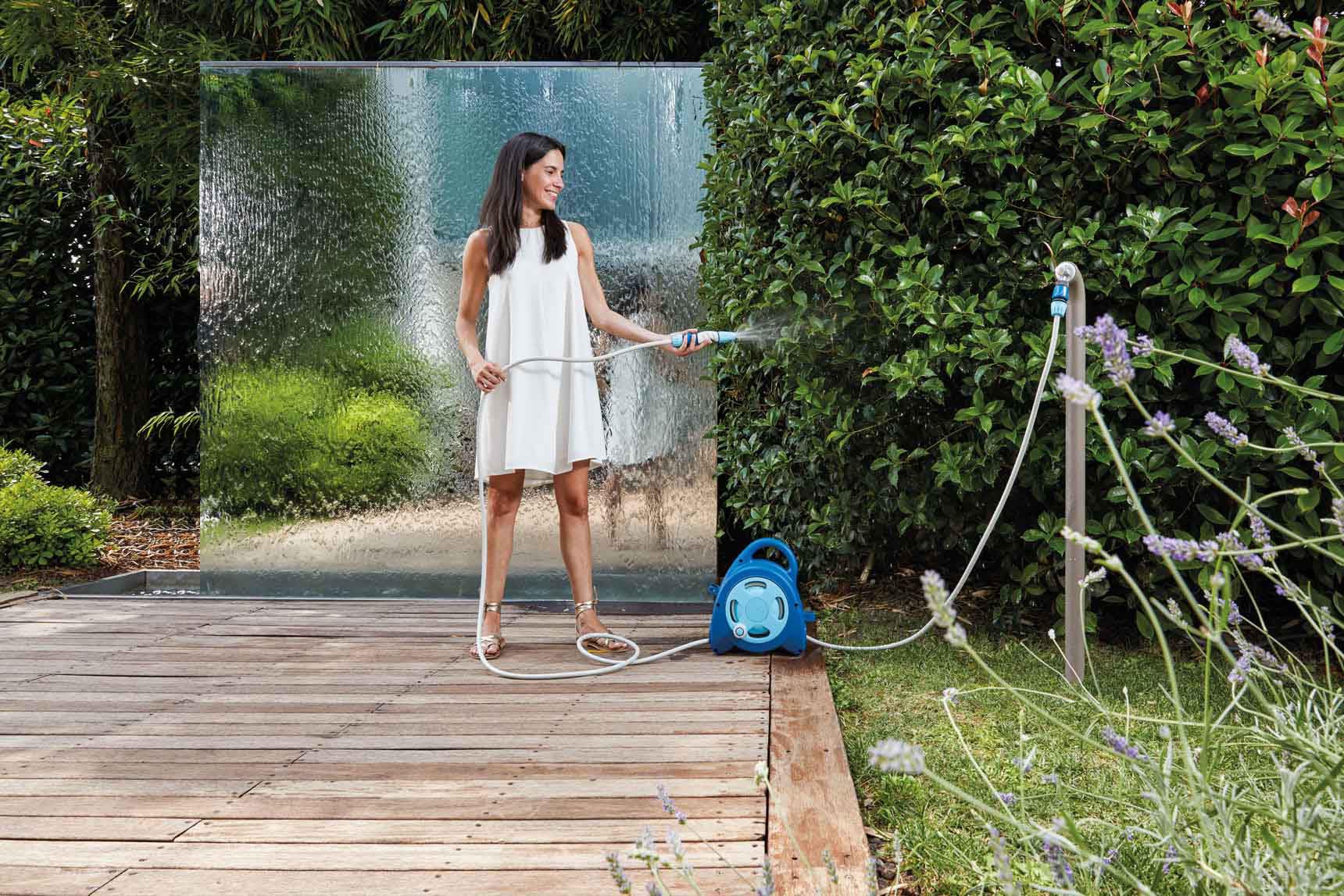 G.F. Srl, Avvolgitubo Aquabag, Collezione for Ocean, Compatto con 16,5 Metri di Tubo, Ideale per irrigare Piante e Fiori su Balcone, terrazzo o Giardino di Medie Dimensioni