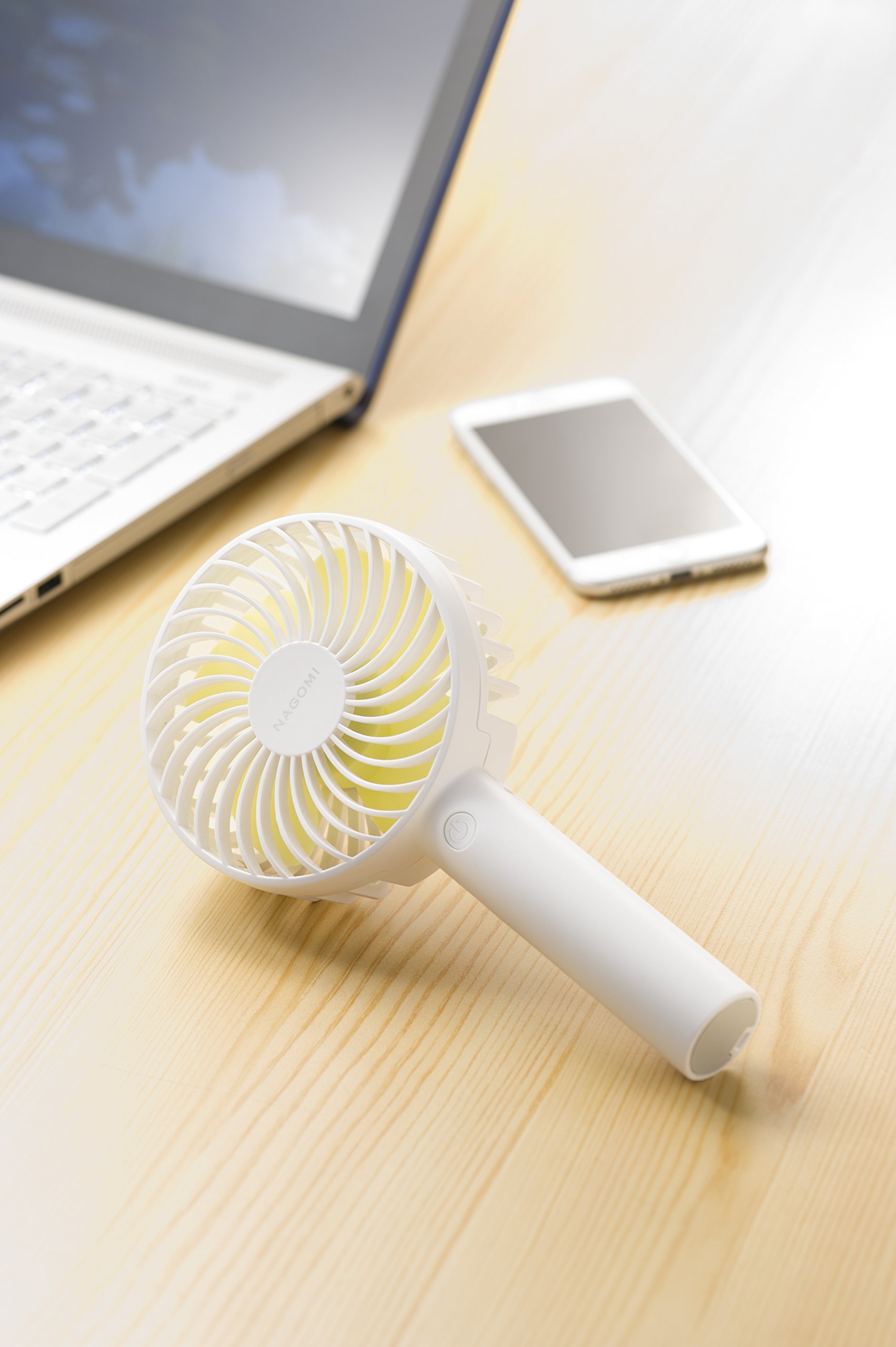 Amazon | スリーアップ 充電式コードレスハンディファン ホワイト HF