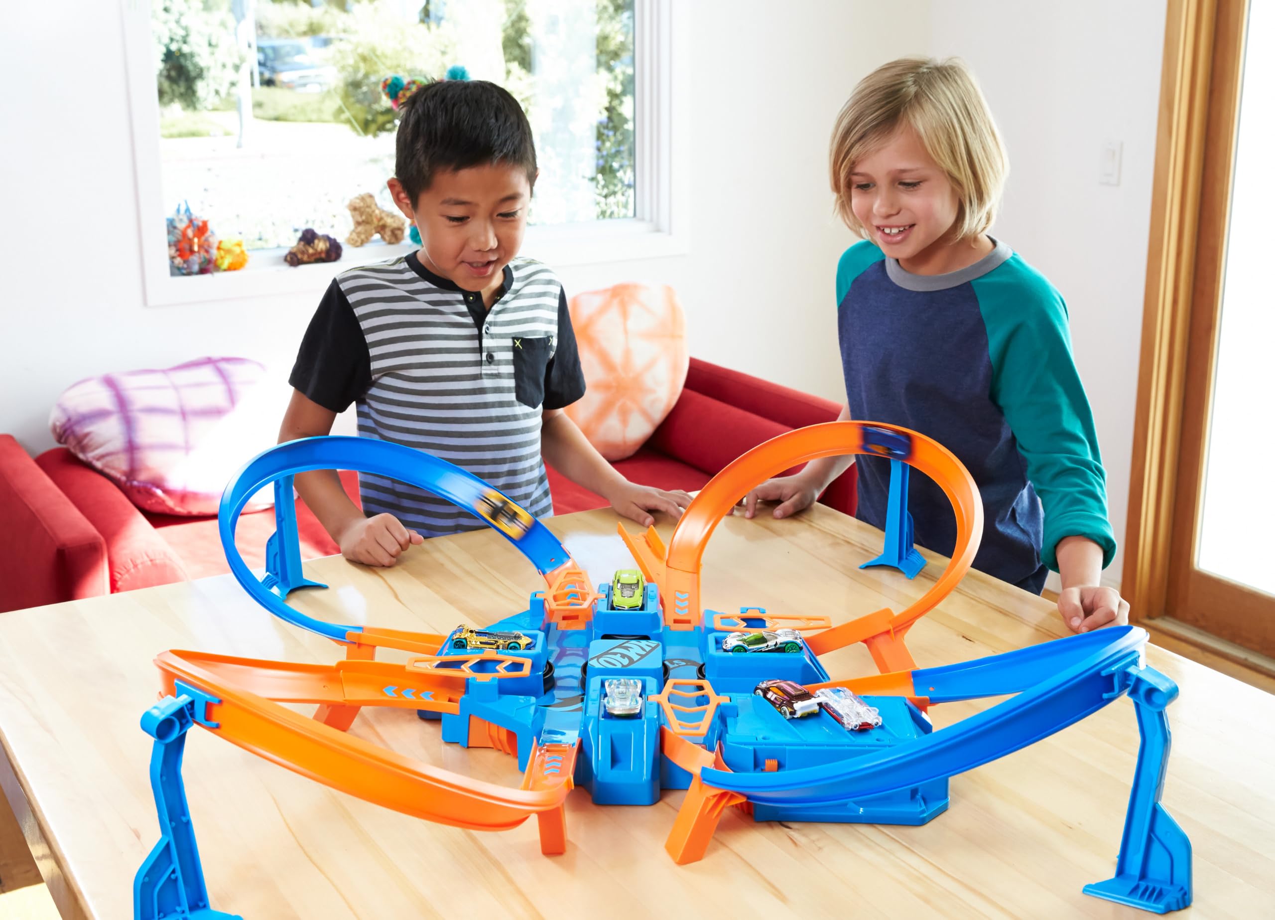 Hot Wheels Criss-Cross Crash Track​​​​ Set & Car — Amazon image 2