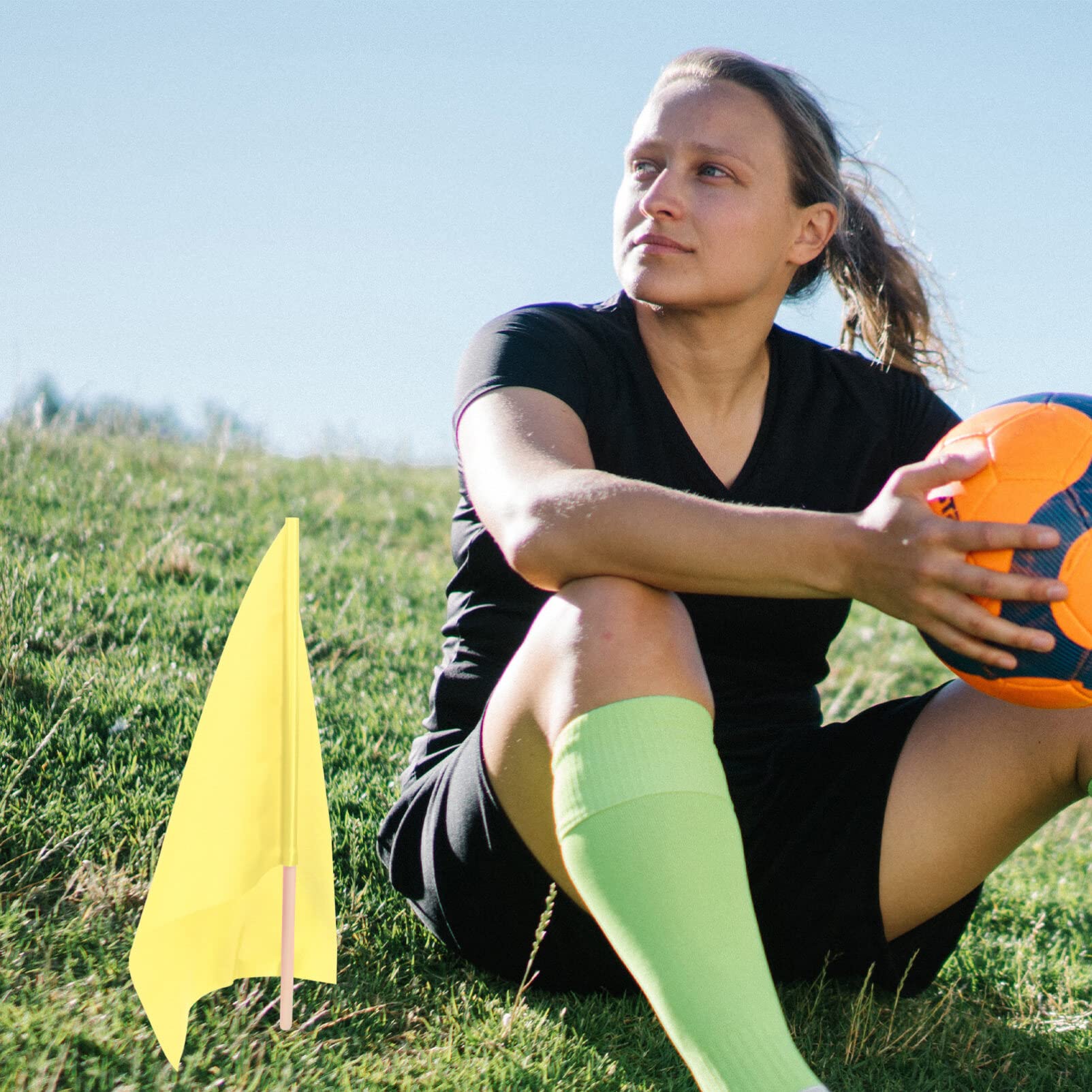 BESPORTBLE 4pcs Racing Signal Flags for Refereeing Sports Events Lightweight Hand Flags for Soccer Rugby and Field Hockey Durable Comfortable Grip