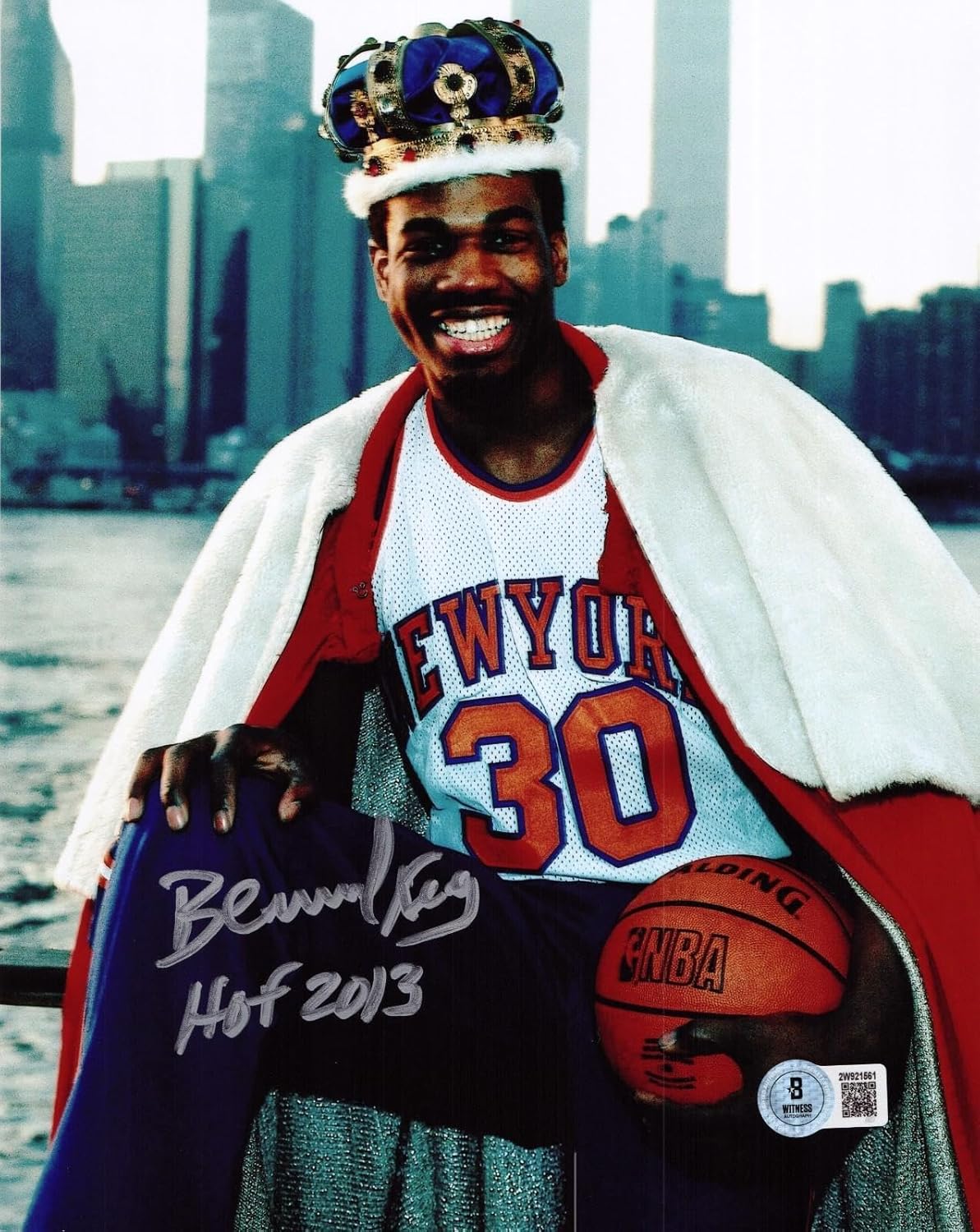 Bernard King signed New York Knicks 8x10 photo W/HOF Inscrip #2 Beckett Witness - Autographed NBA Photos