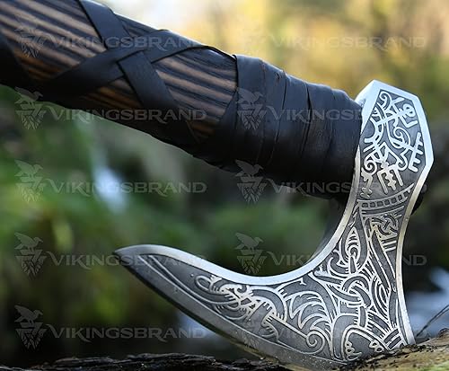 Vista 4 de Hacha barbuda vikingo auténtica, acero al carbono 1095, dureza RC 55-58, incluye cubierta de cuero, 21.6 pulgadas