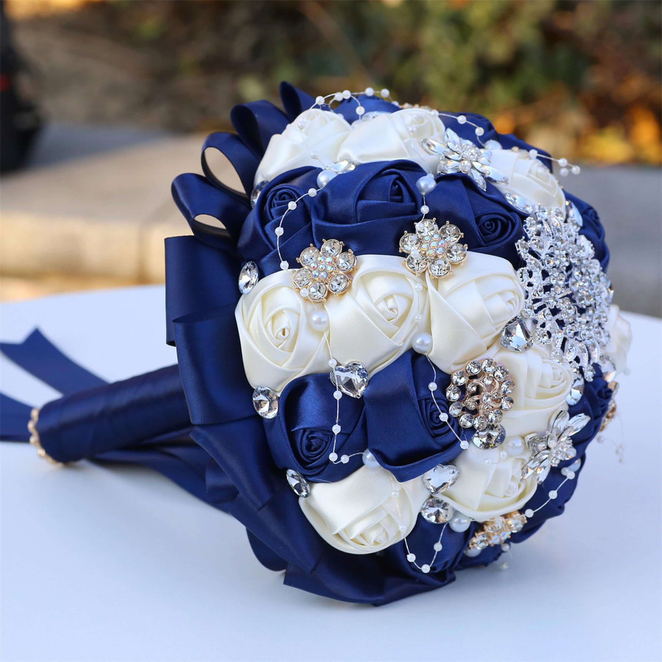 Bouquet da sposa squisito bouquet da sposa in raso con rose e strass e perle, ideale per la, la damigella d'onore (8 x 10 pollici)