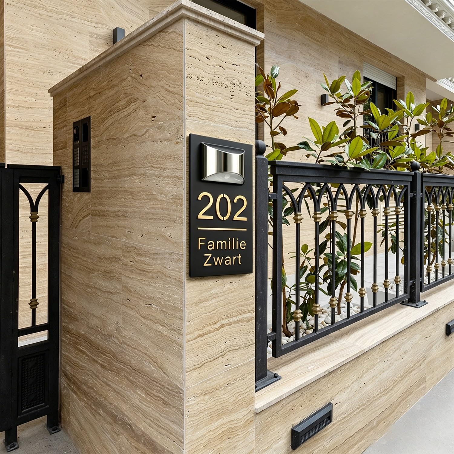 Plaque d'Adresse LED Solaire Personnalisée - Numéro de Maison Lumineux Extérieur avec Capteur Automatique - Design Moderne Étanche IP65 pour Maison, Rue et Hôtel