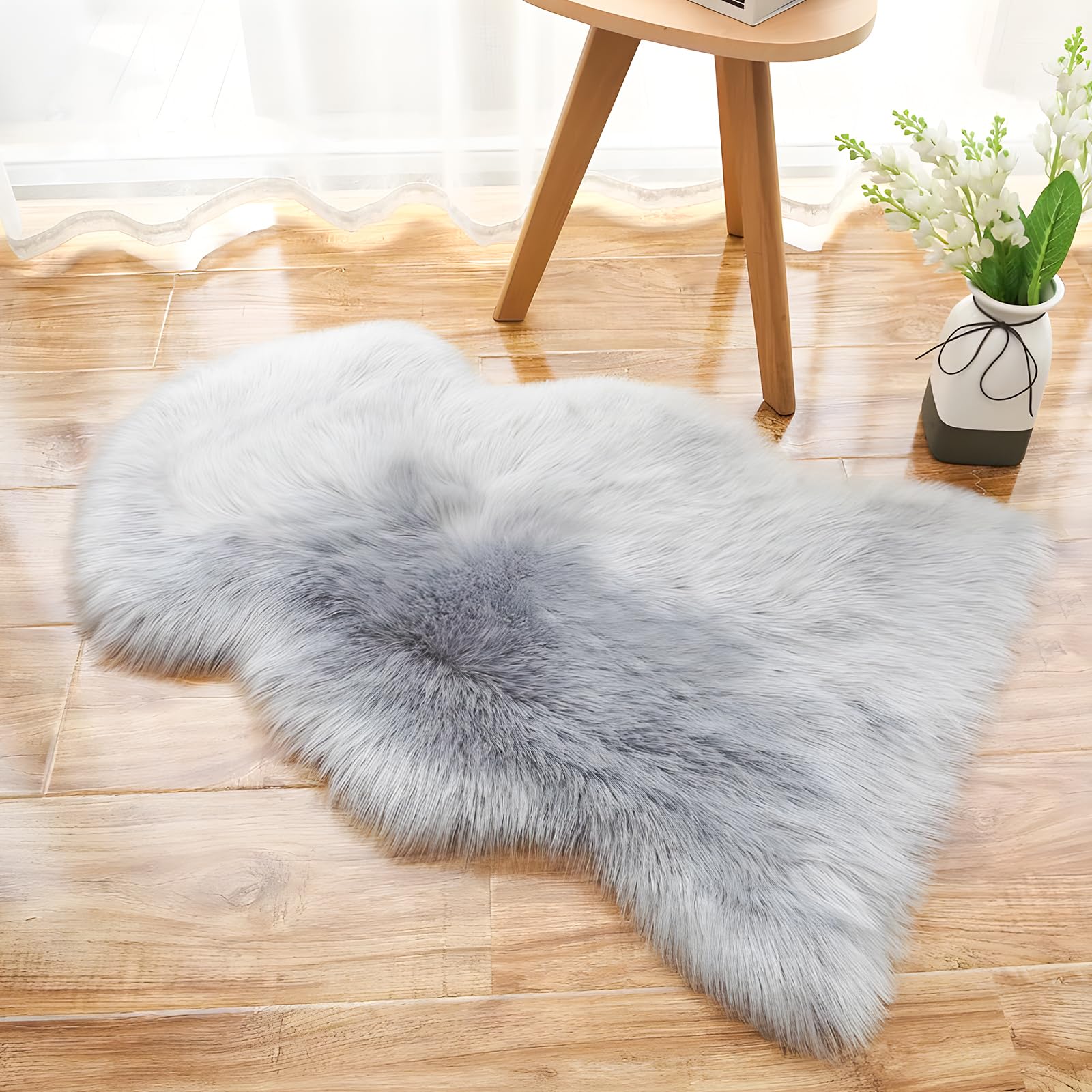 twirushFluffy Faux Sheepskin Rug, Shaggy Rugs, White Fluffy Rug Washable Faux Fur Rugs Non Slip Mats for Bedrooms Living Room(White, 60 X 90 CM)
