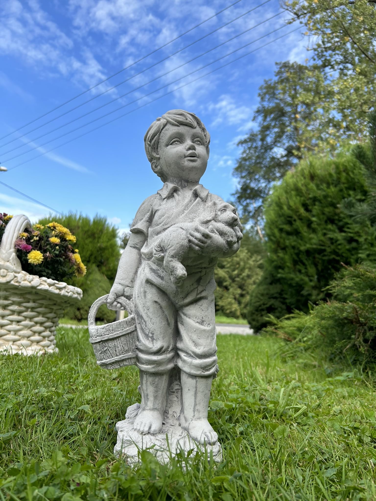 FABRQ Figurine décorative en béton GARÇON avec seau et chien, décoration de jardin, décoration de la maison, fonte de pierre, résistant au gel, résistant aux hautes températures