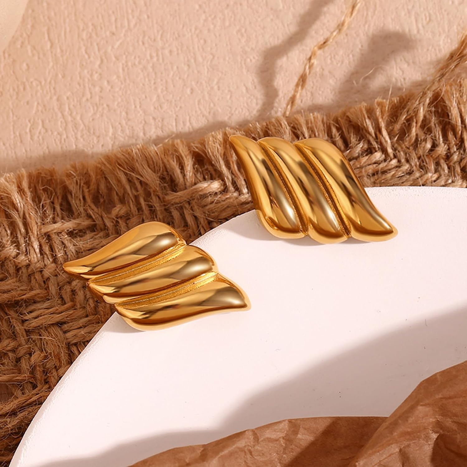 QUPENGXU Chunky Gold Earrings Big Shell Wings Textured Dome Drop Earrings Gold Statement Earrings Trendy for Women Lightweight Dainty Vintage - Image 3