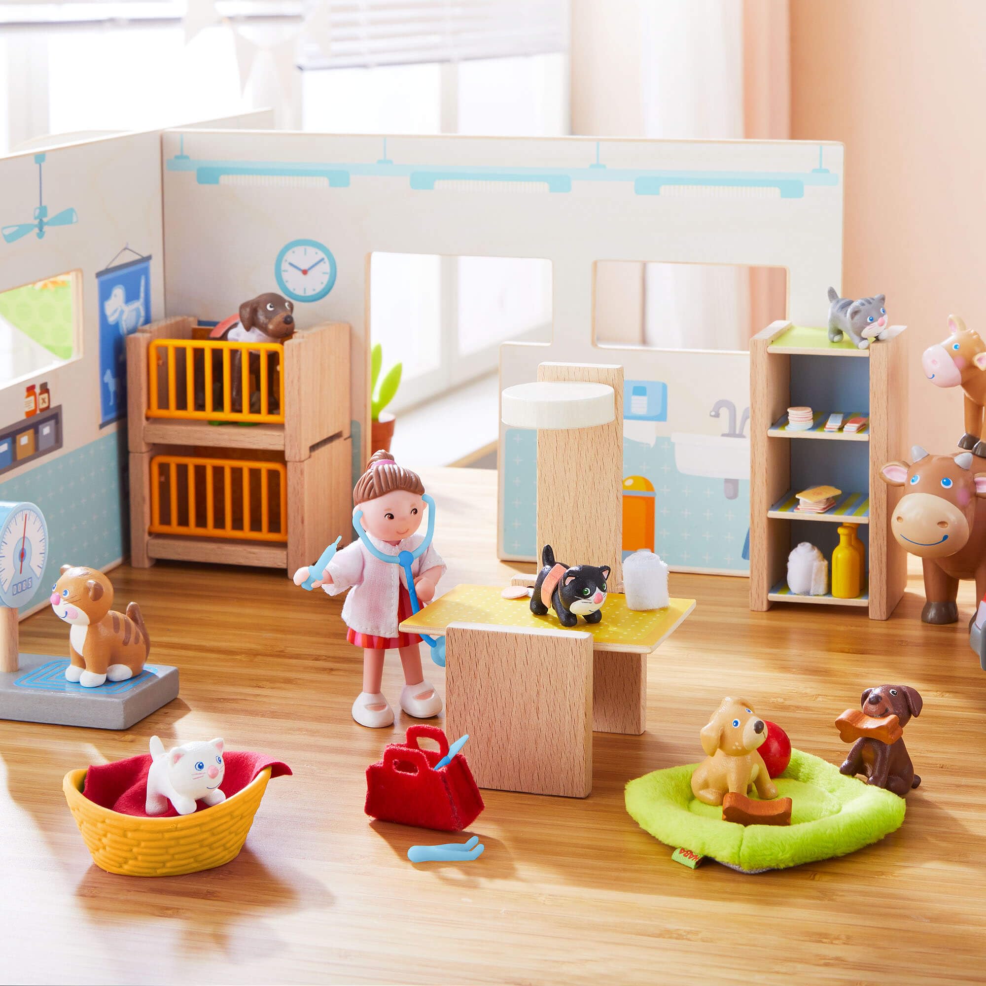 Amazon.com: HABA Little Friends Veterinary Clinic Play Set - 4