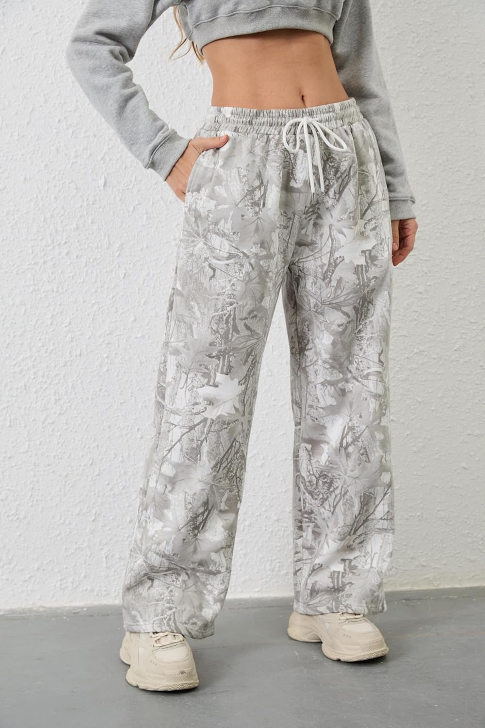 Camo Pants Women Baggy Fleece Y2K Camouflage Cargo Pants High Waisted Wide Leg Drawstring Jogger Sweatpants - Image 3