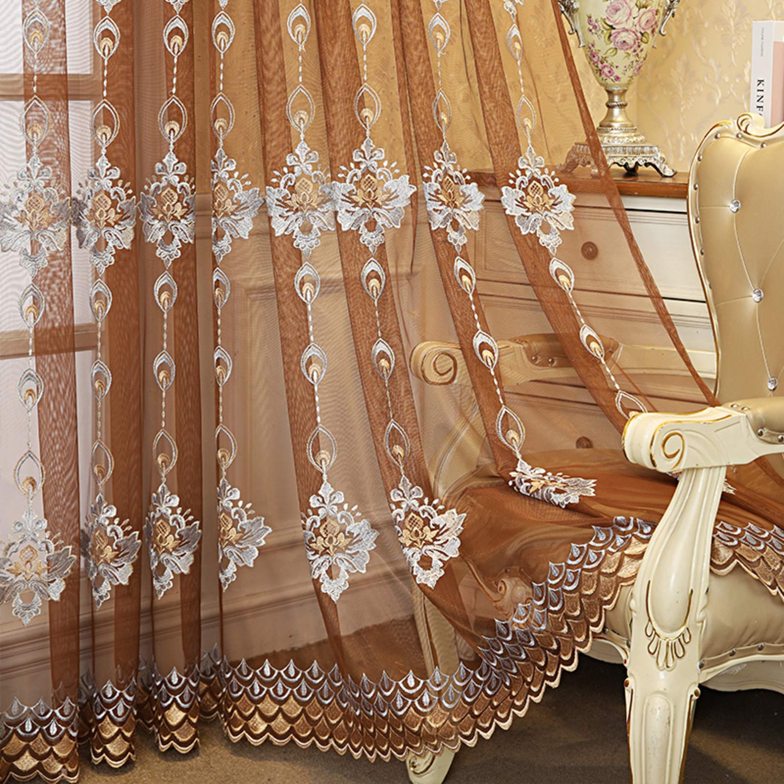Voile rideaux brodés fleur pour illuminer un salon chaleureux et créer une ambiance cosy